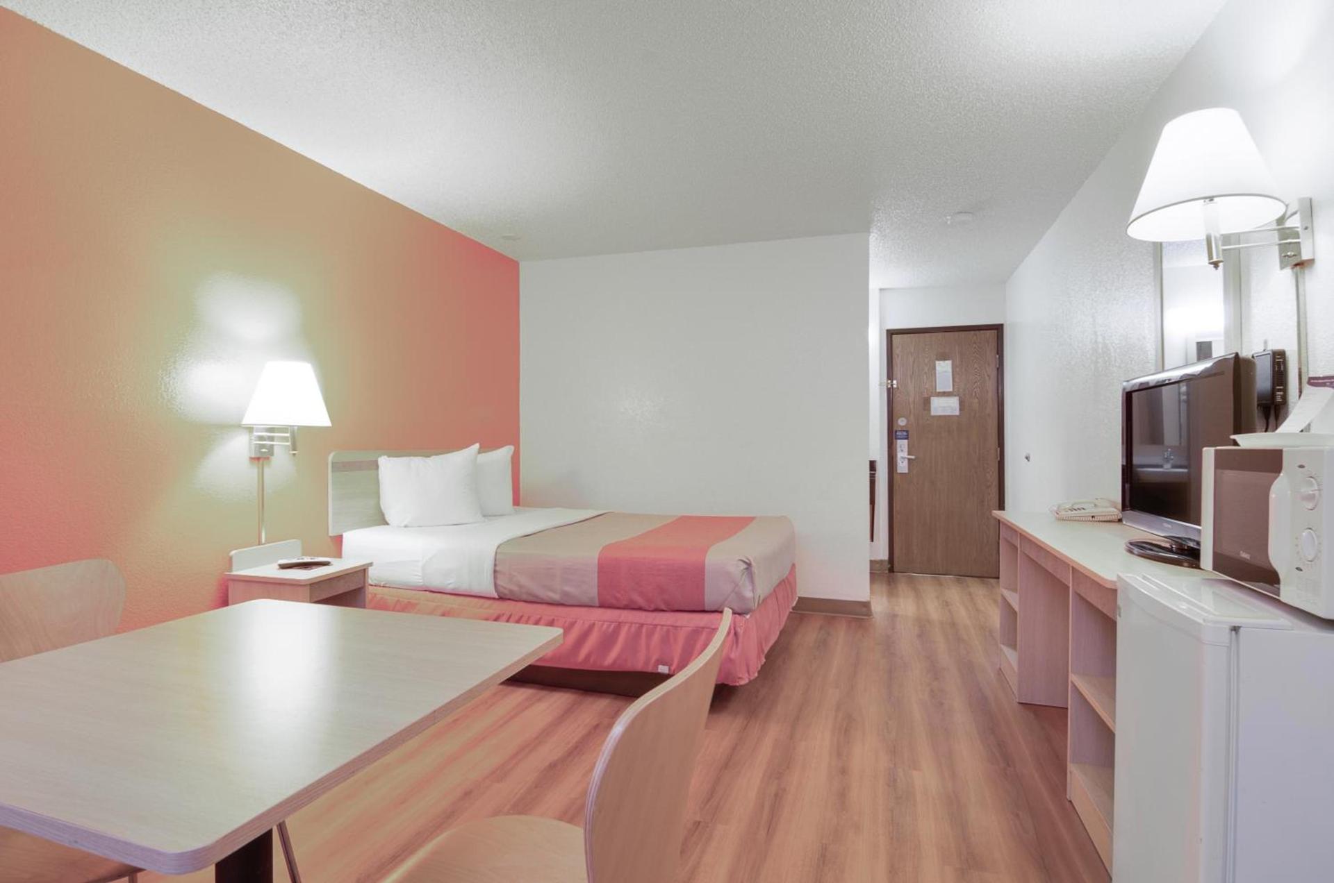 Motel 6-Colby, KS photo 37