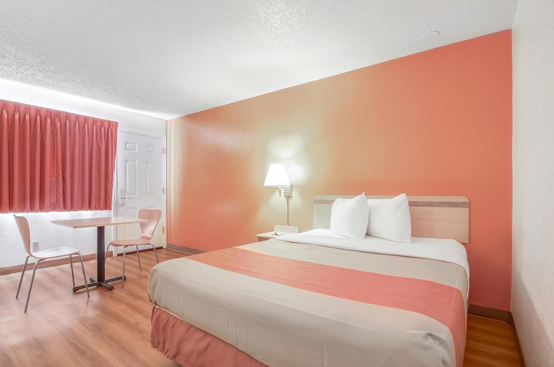 Motel 6-Colby, KS photo 38