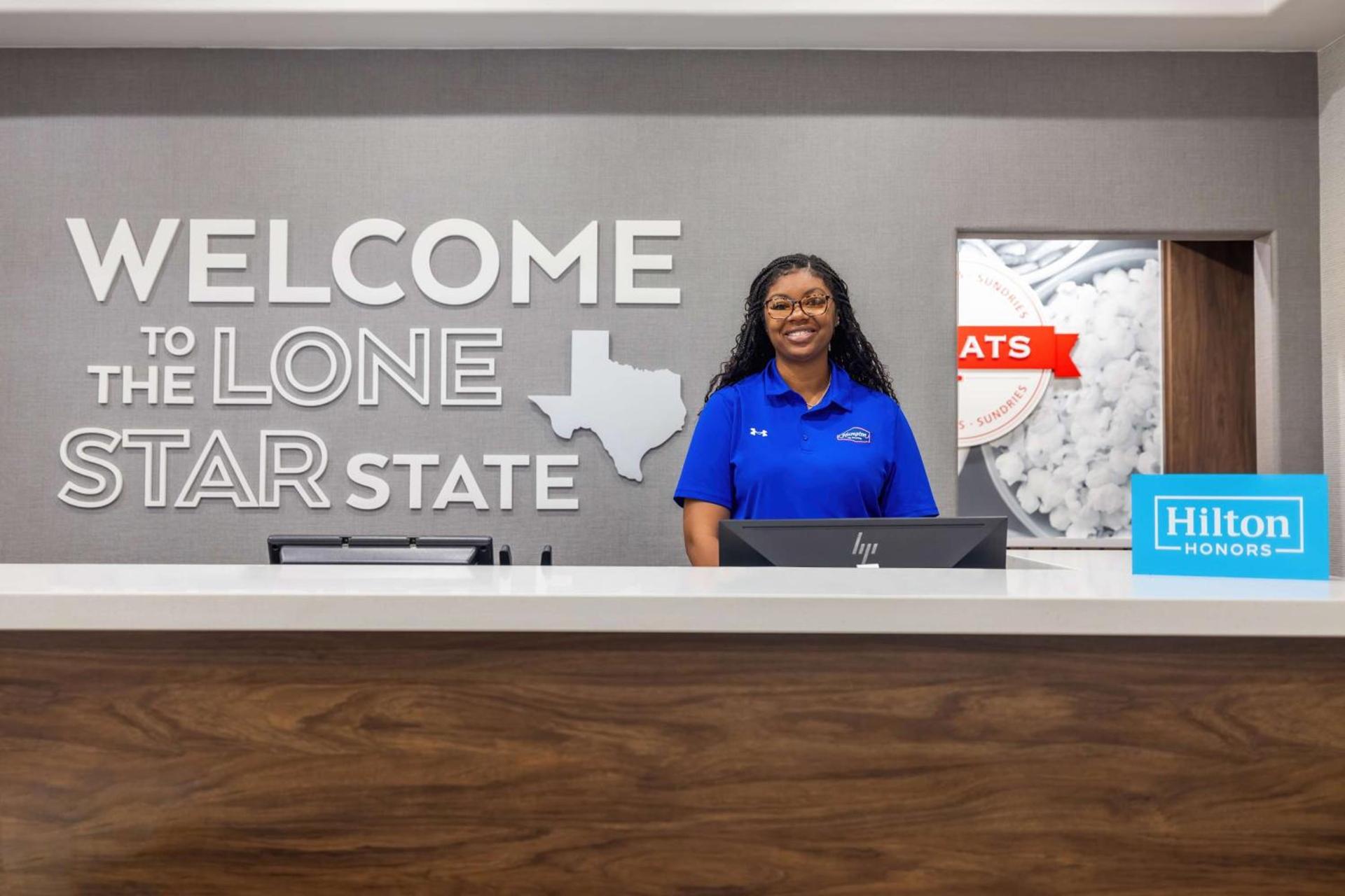 Hampton Inn & Suites Brenham photo 5