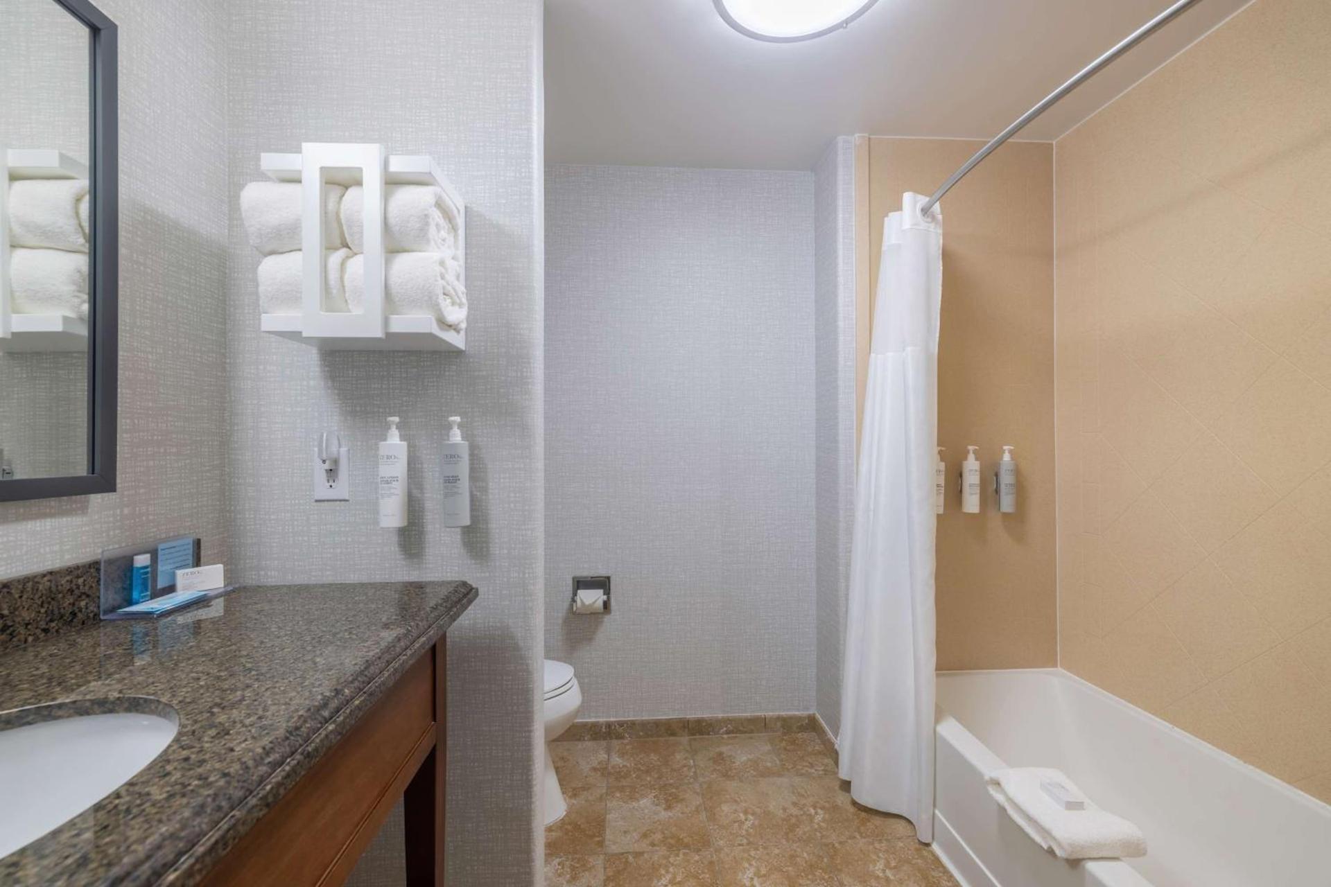 Hampton Inn & Suites Brenham photo 20