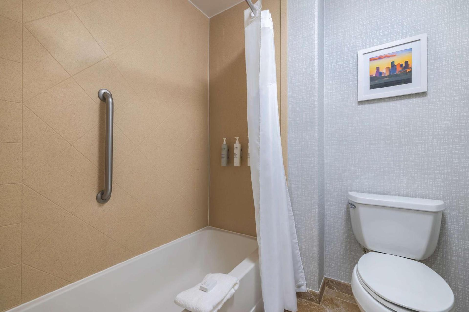 Hampton Inn & Suites Brenham photo 30