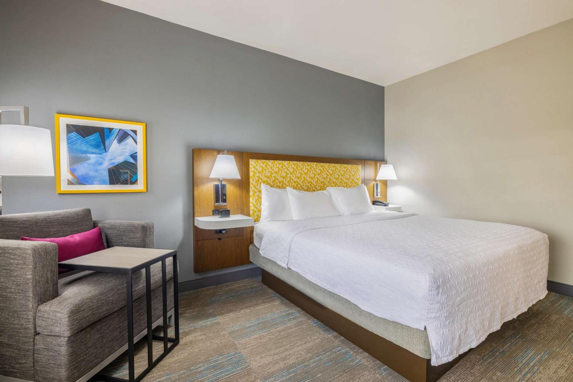Hampton Inn & Suites Brenham photo 34