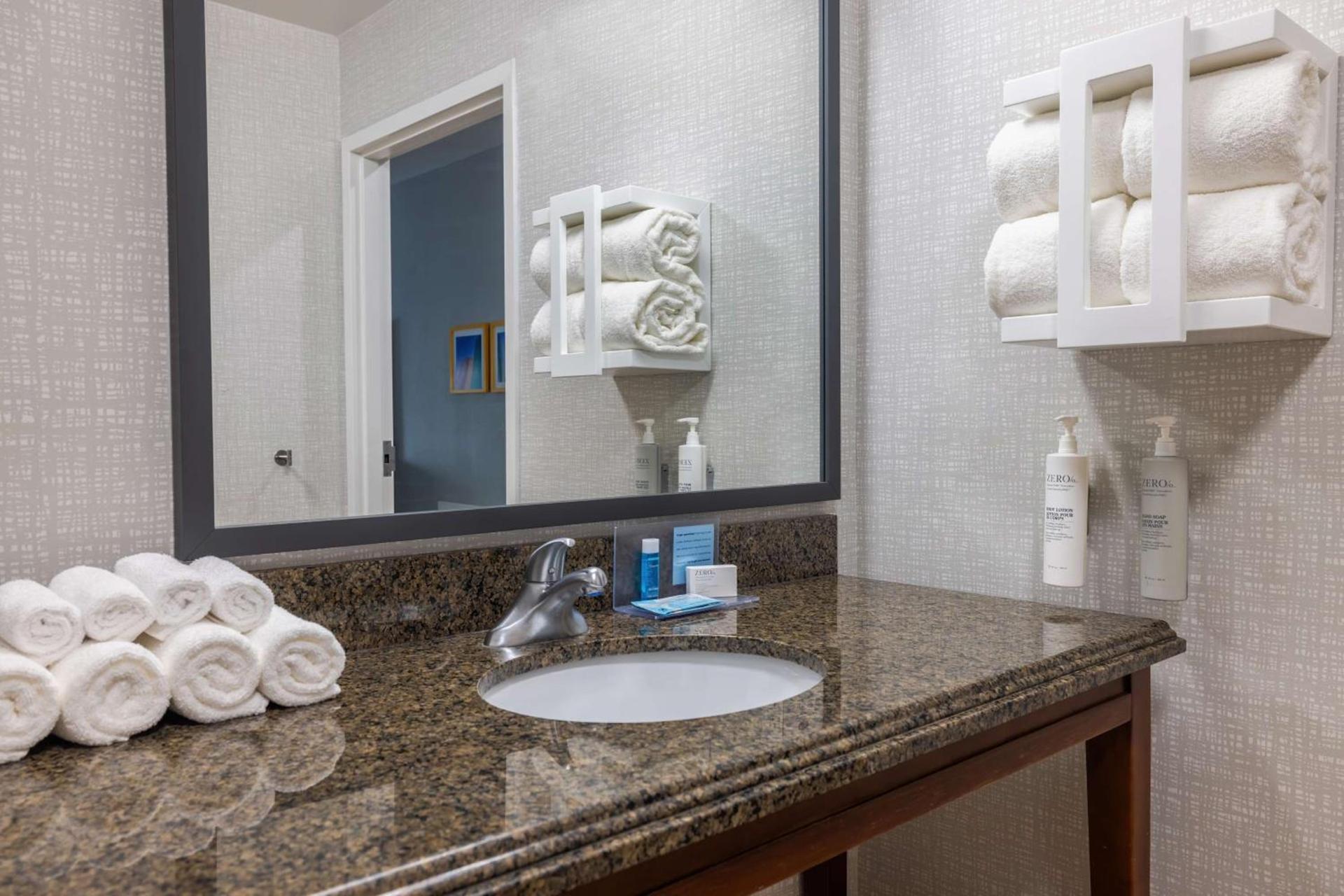 Hampton Inn & Suites Brenham photo 35