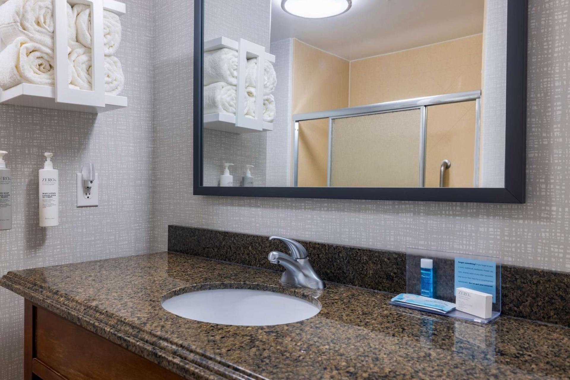 Hampton Inn & Suites Brenham photo 36