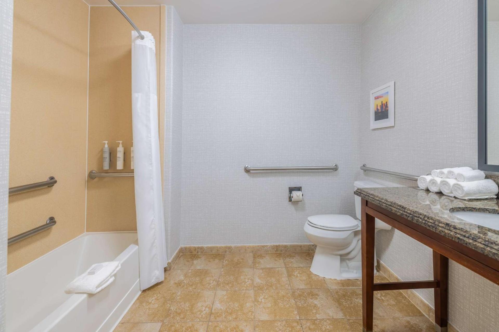 Hampton Inn & Suites Brenham photo 37