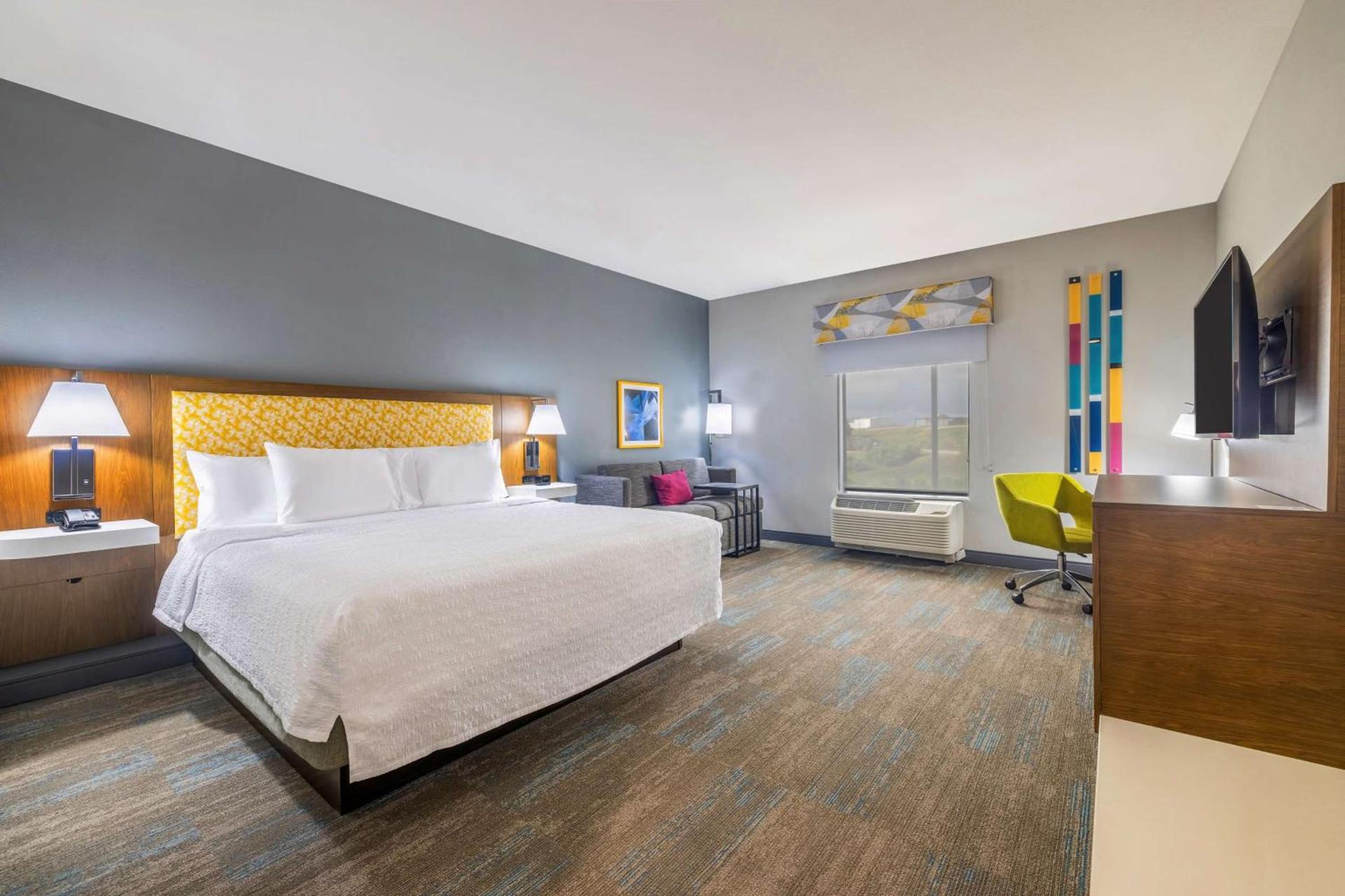 Hampton Inn & Suites Brenham photo 40