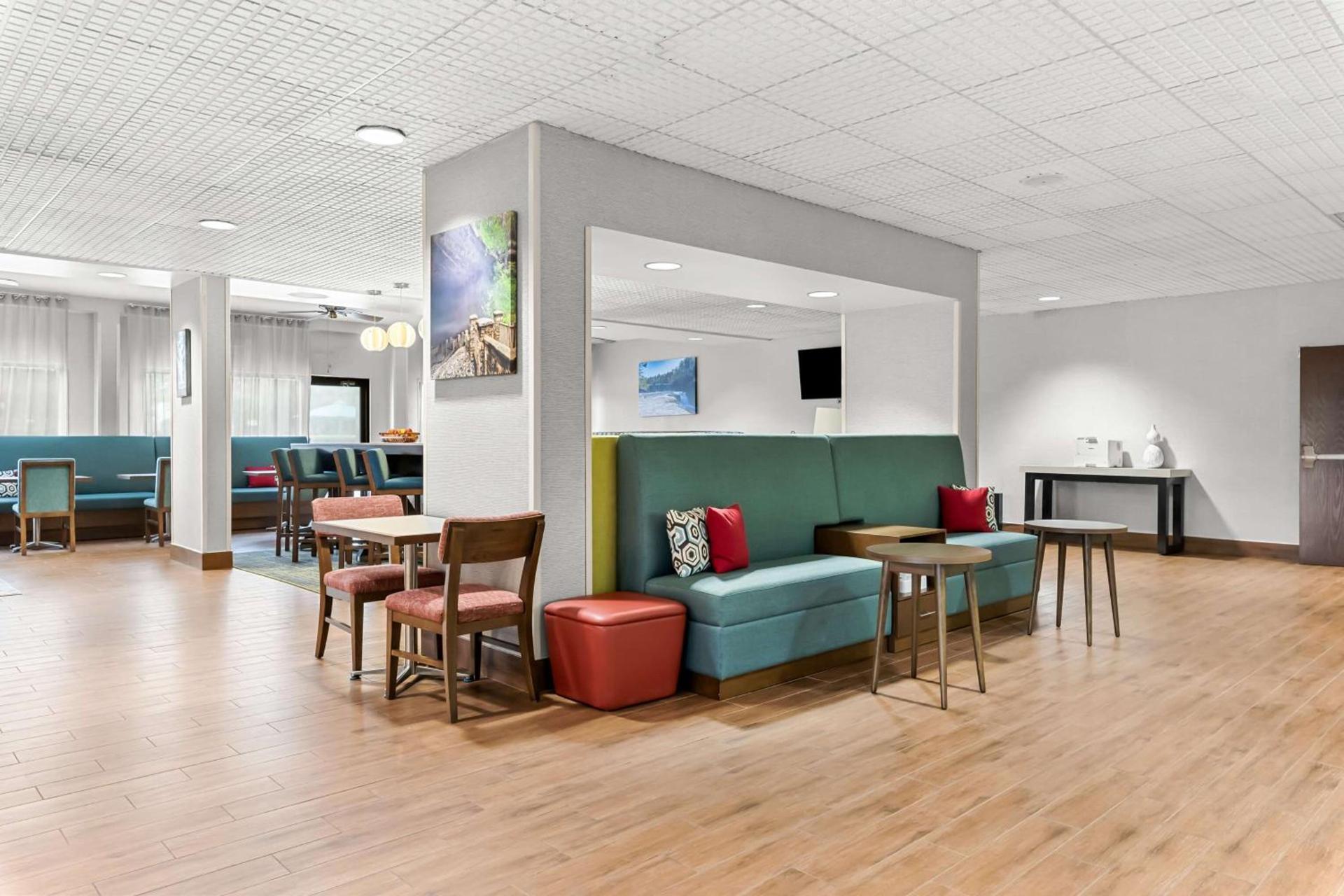 Hampton Inn Florence Midtown near University of North Alabama photo 5