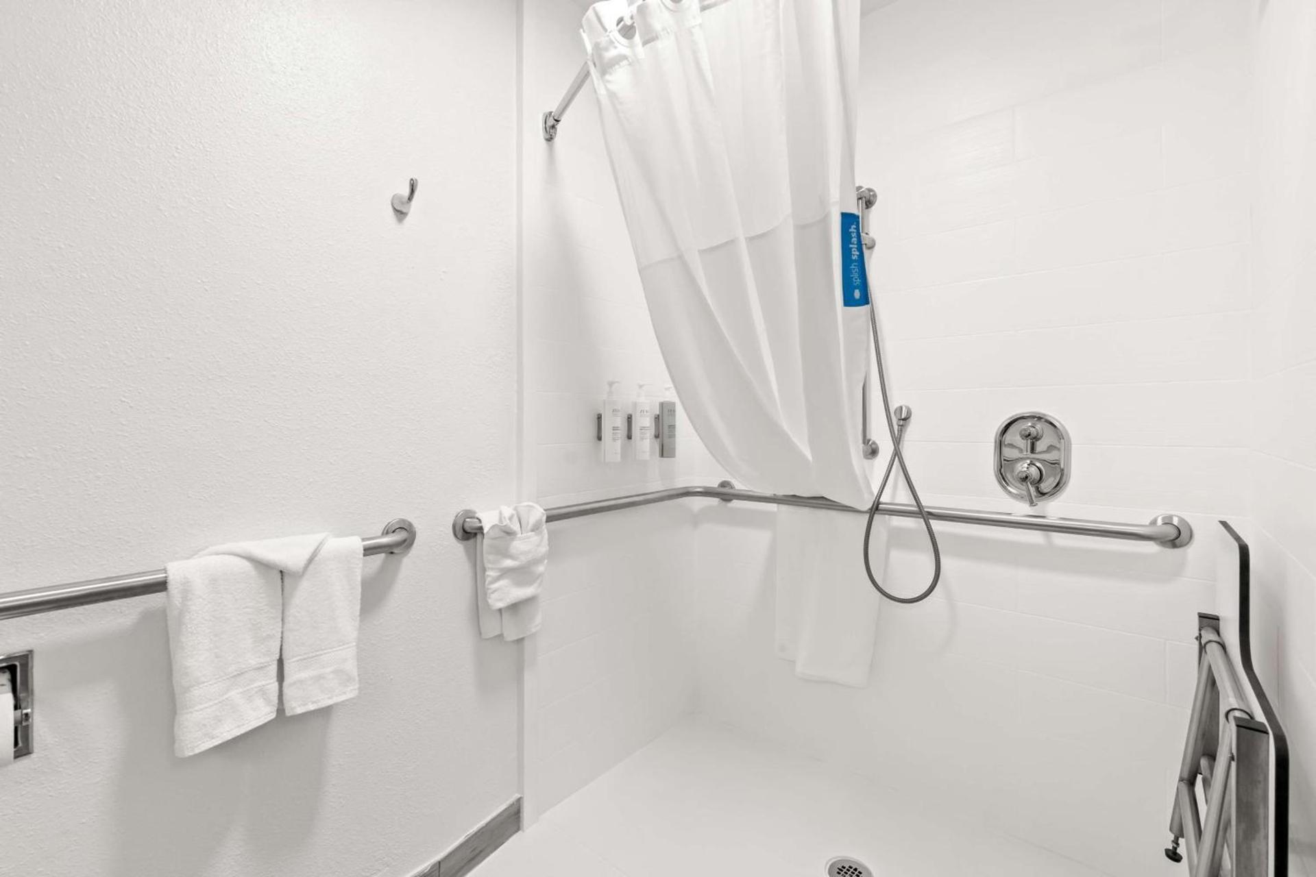 Hampton Inn Florence Midtown near University of North Alabama photo 37