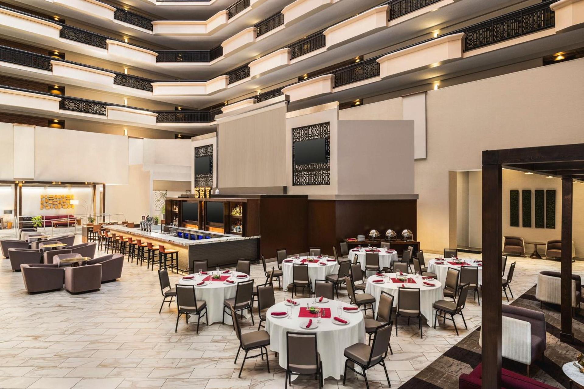 Embassy Suites by Hilton Phoenix Downtown North photo 13