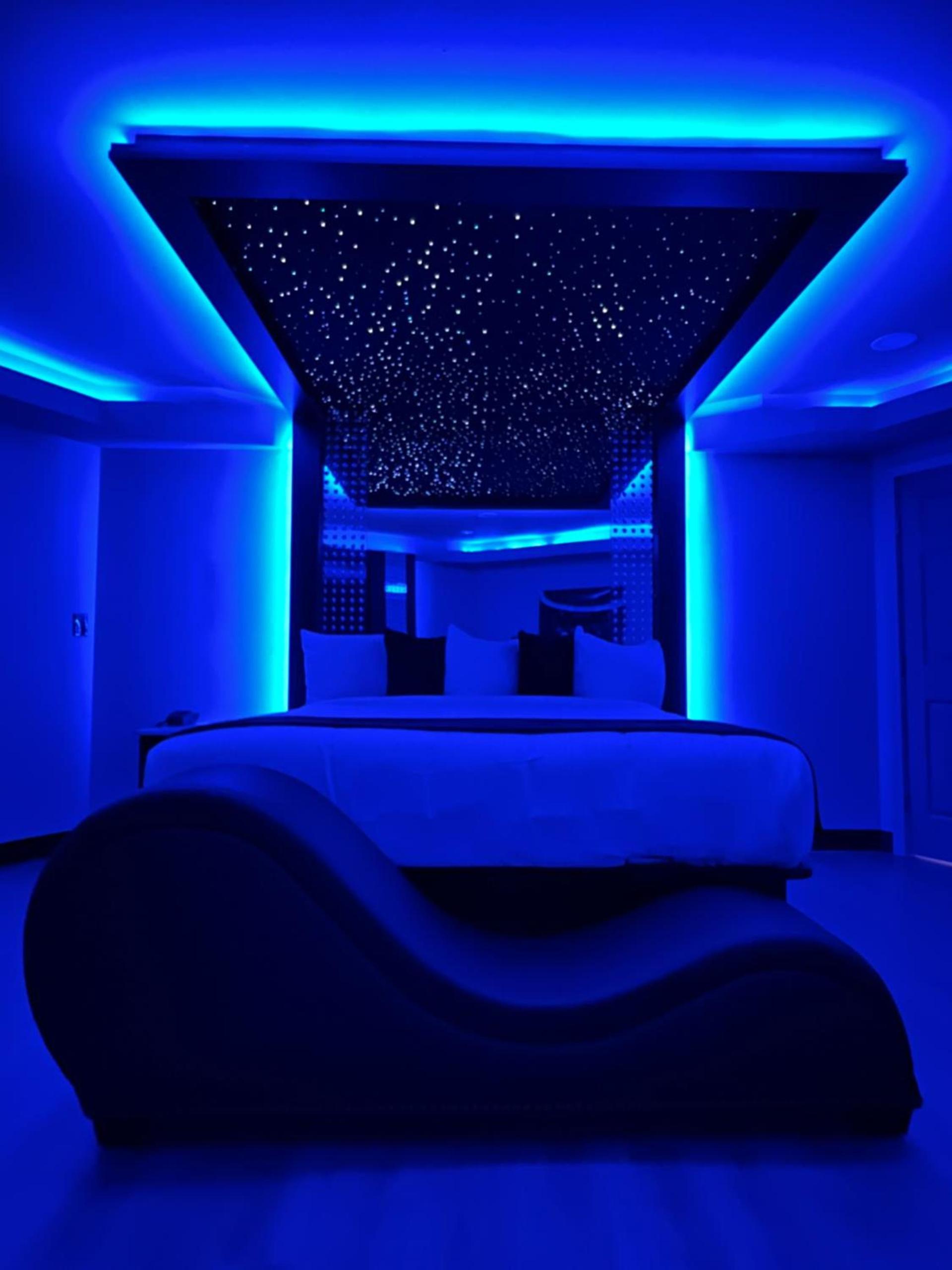 Imperial Suites, Adults Only photo 8