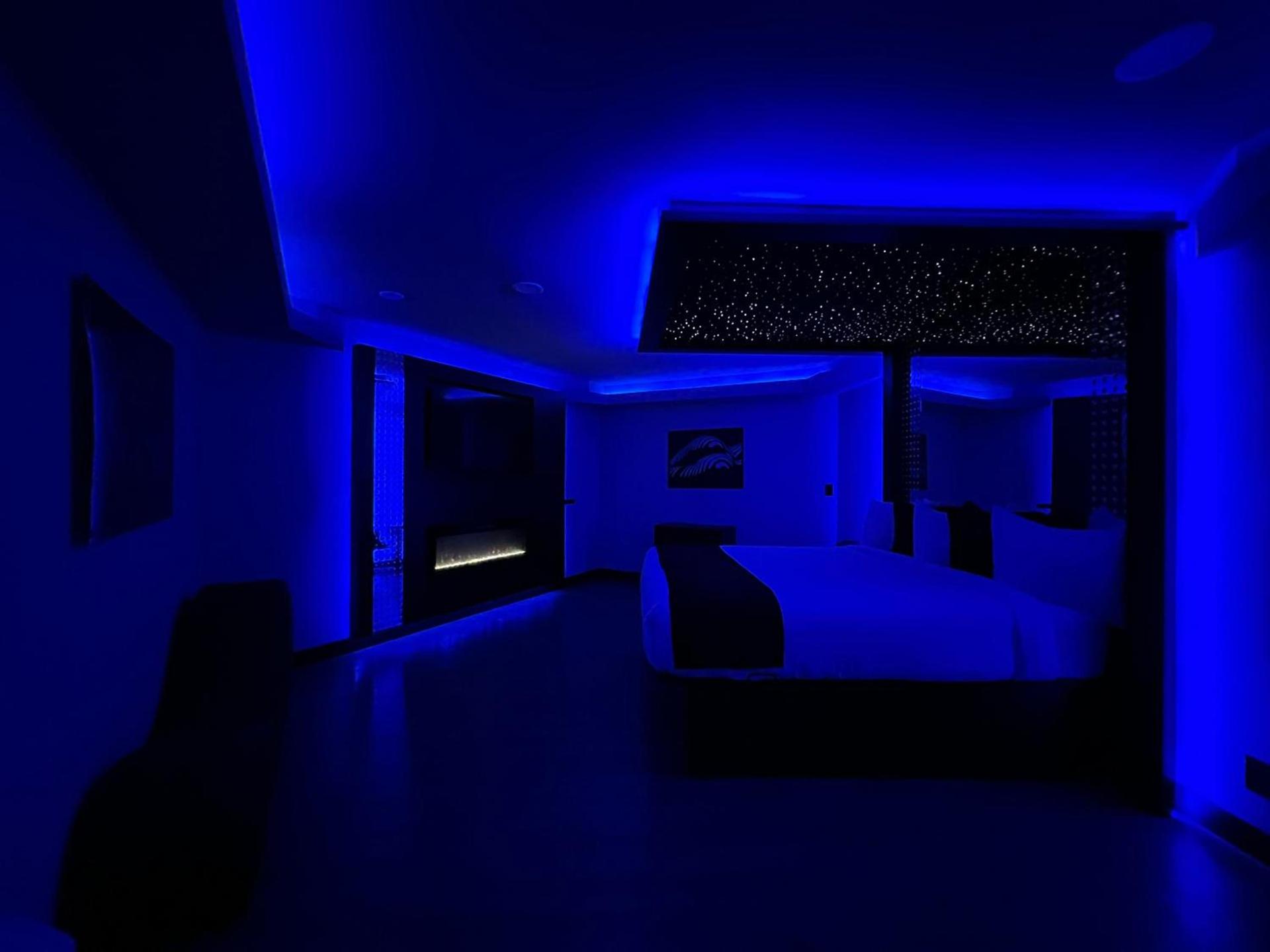 Imperial Suites, Adults Only photo 9