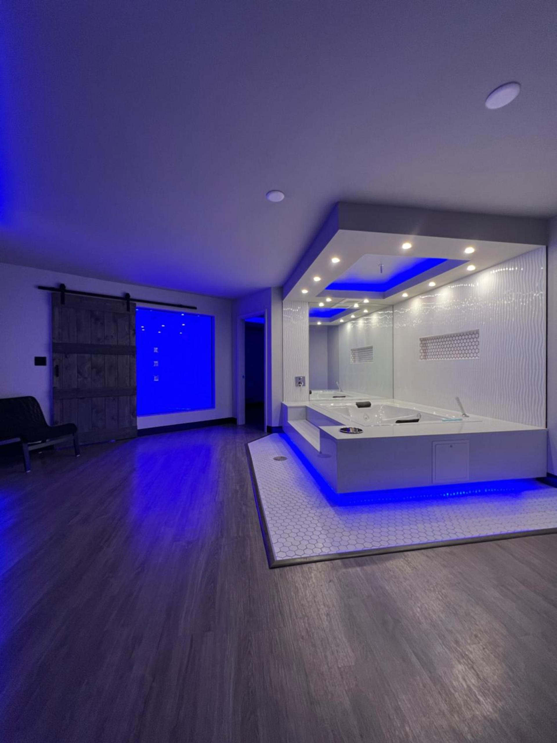 Imperial Suites, Adults Only photo 11