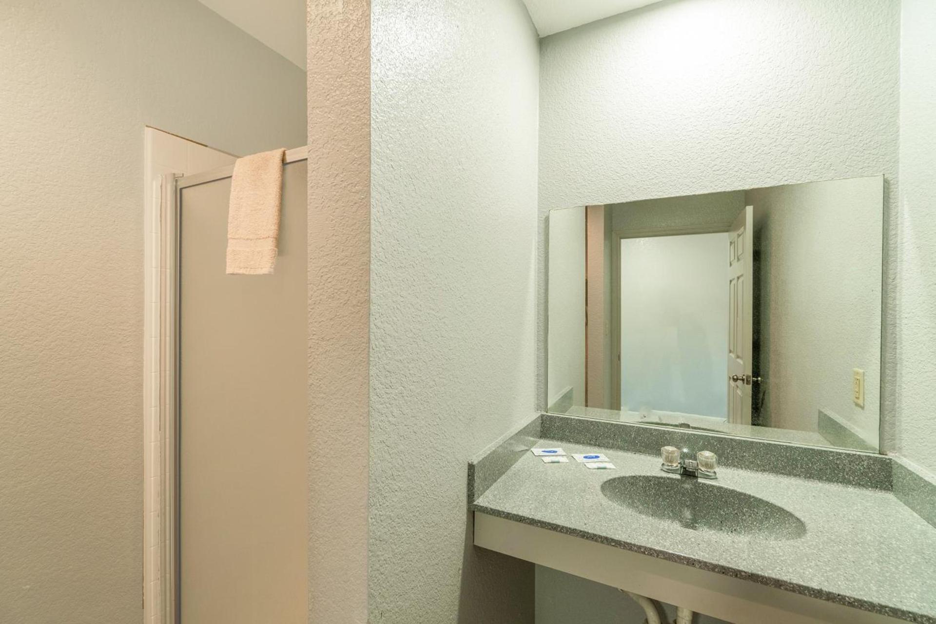 High Five Inn By OYO Killeen photo 22