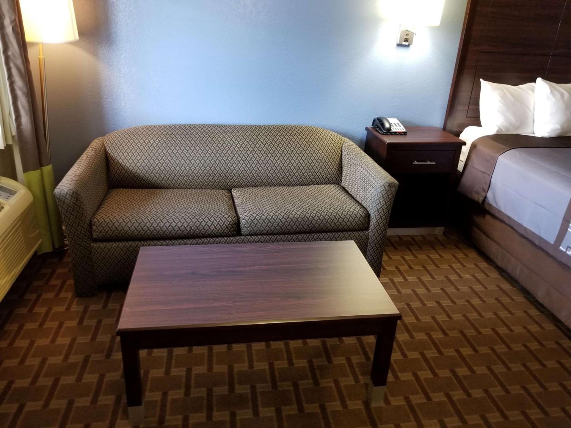 SureStay Hotel by Best Western Terrell photo 9