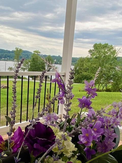 Gray's Manor - Lake Memphremagog photo 6