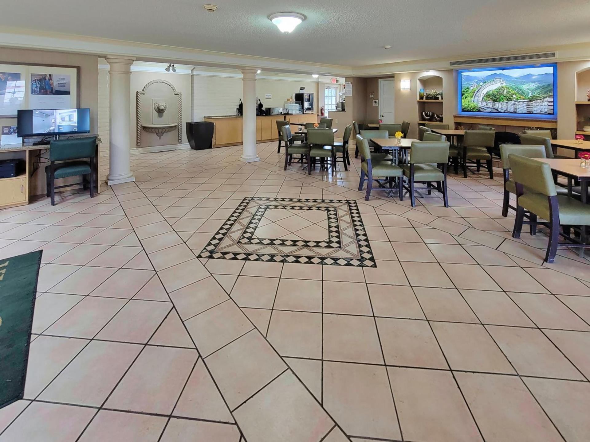 Travelodge by Wyndham Amarillo West Medical Center photo 8