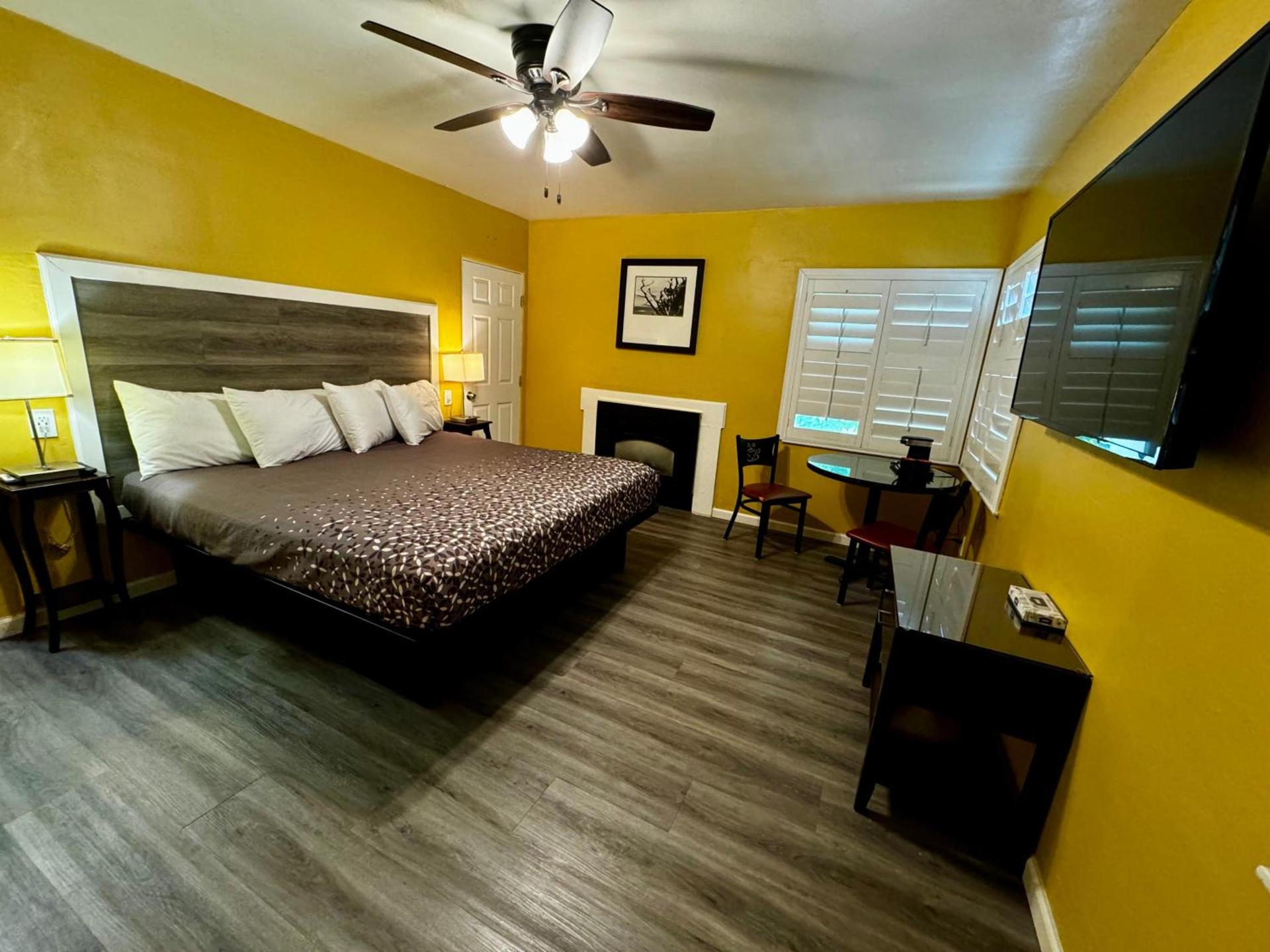 Carmel Wayfarer Inn photo 13