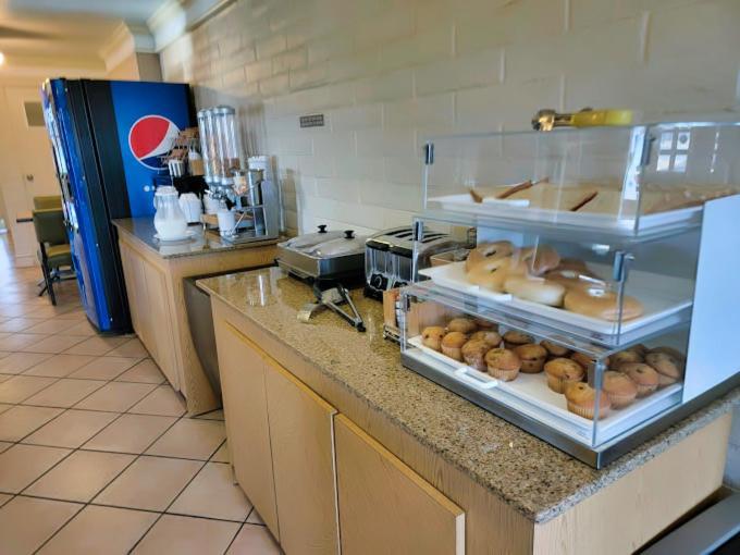 Travelodge by Wyndham Amarillo West Medical Center photo 12