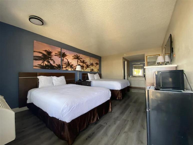 Days Inn by Wyndham Ontario Airport photo 31