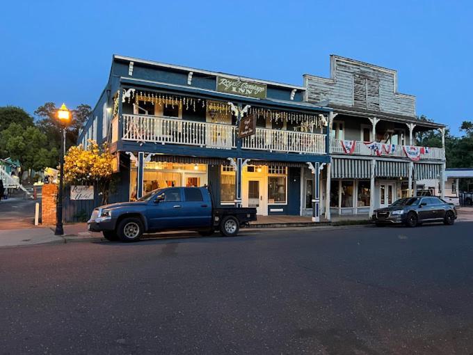 Americas Best Value Inn Royal Carriage — hotel in Jamestown