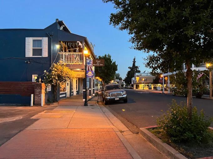 Americas Best Value Inn Royal Carriage photo 3