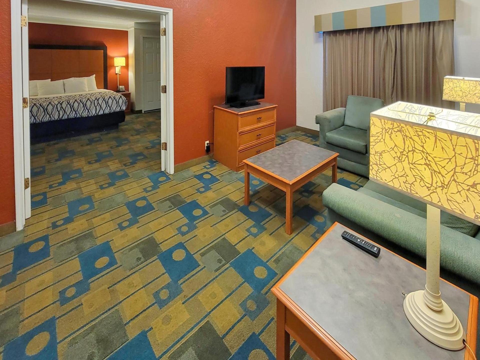Travelodge by Wyndham Amarillo West Medical Center photo 50
