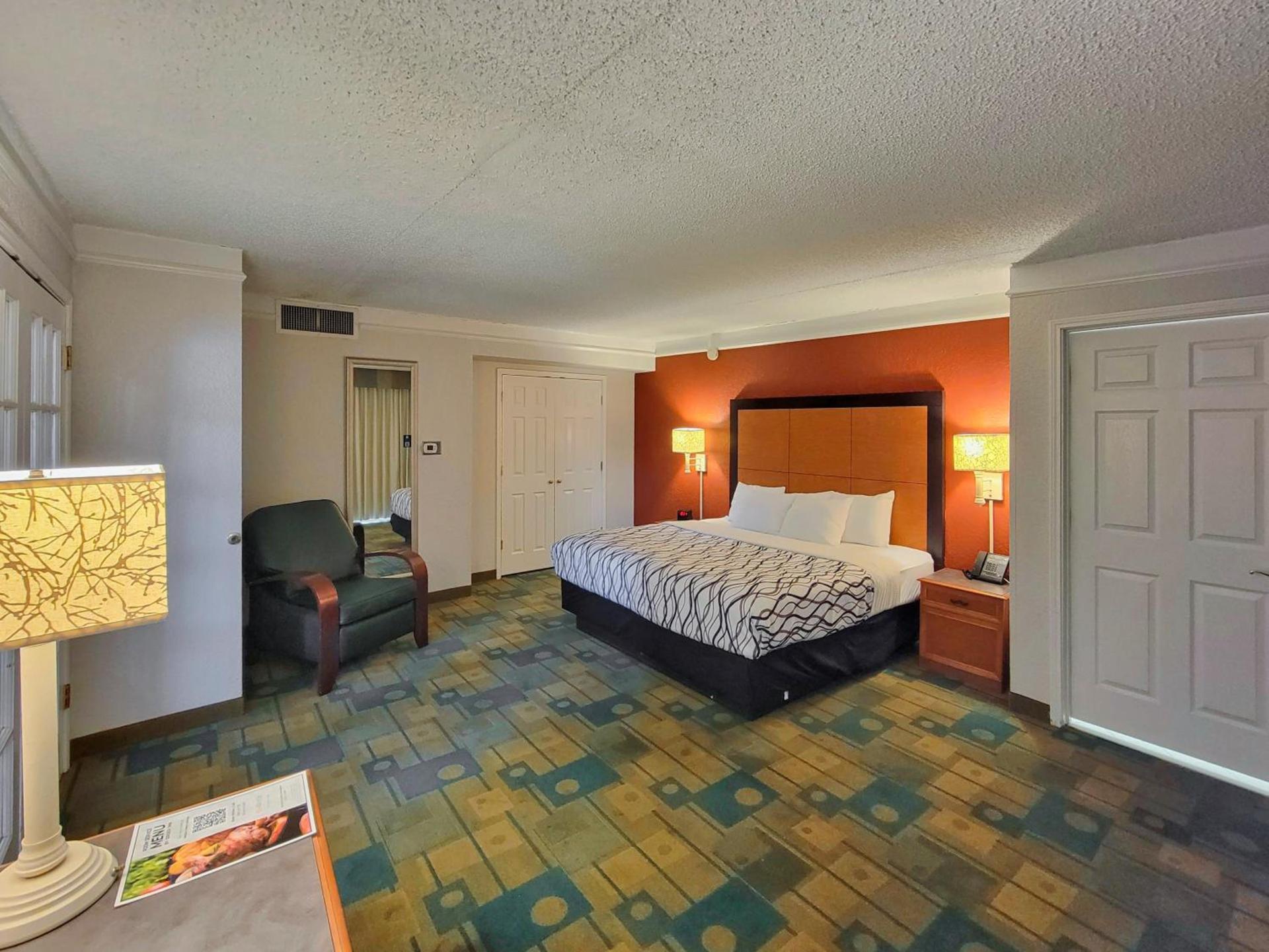 Travelodge by Wyndham Amarillo West Medical Center photo 52