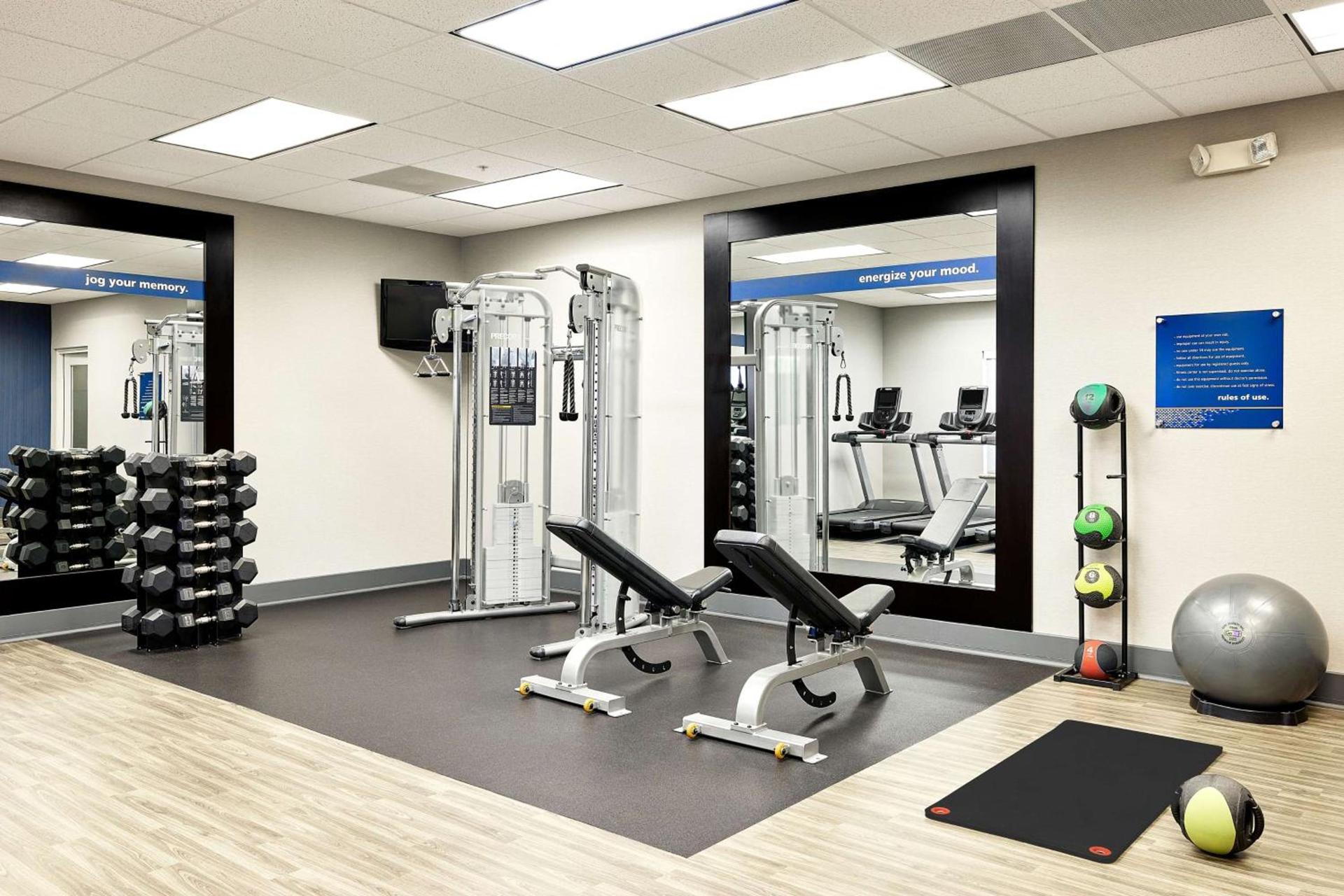 Hampton Inn & Suites Ridgecrest photo 8