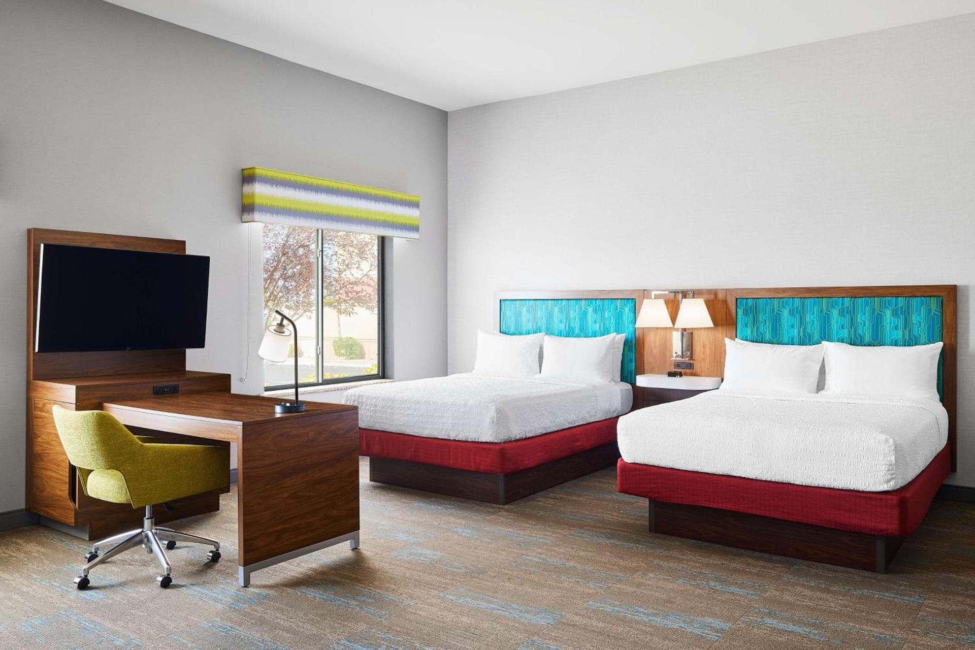 Hampton Inn & Suites Ridgecrest photo 11