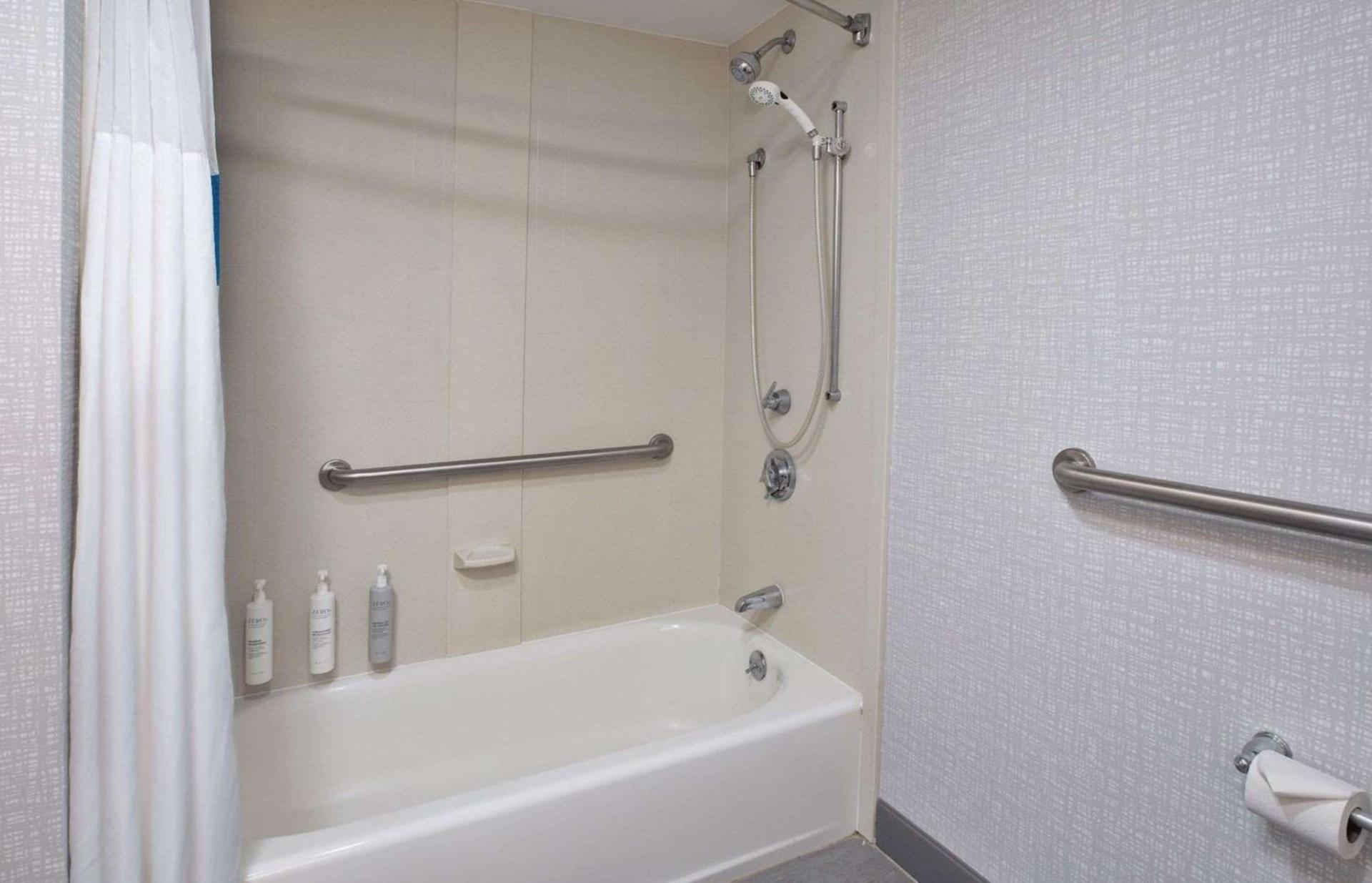 Hampton Inn Cincinnati Northwest Fairfield photo 21