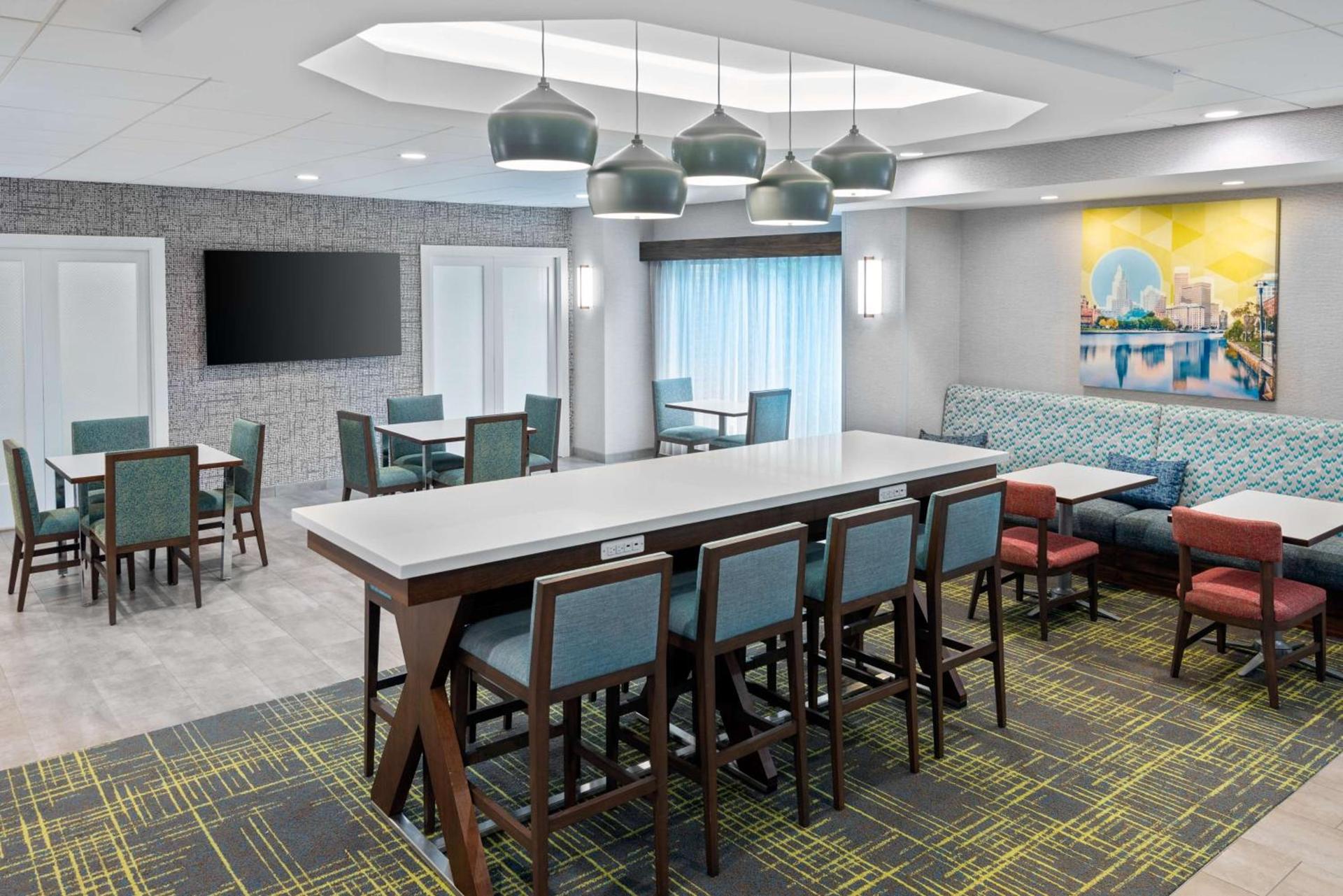 Hampton Inn Coventry-Warwick Area photo 3