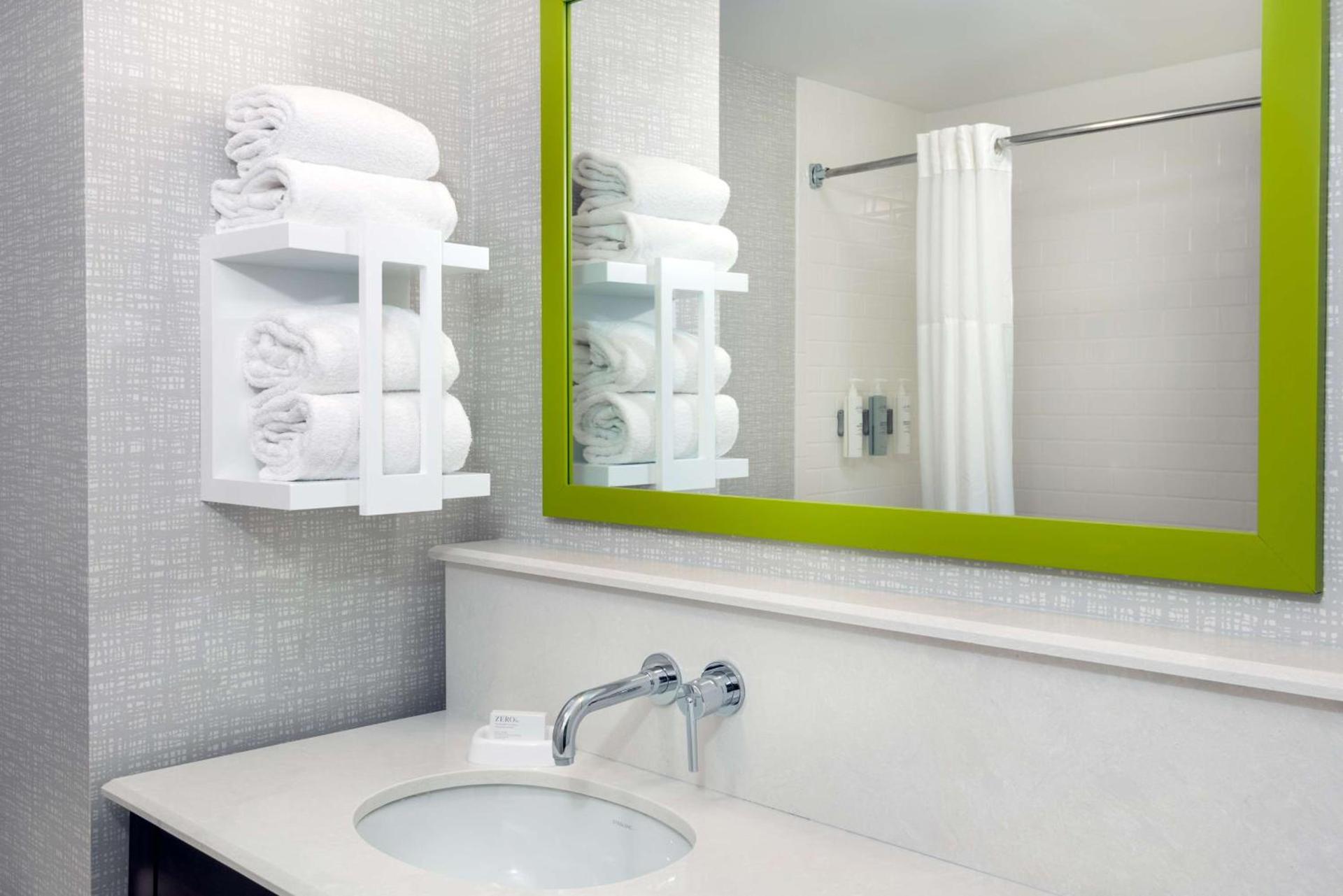Hampton Inn Coventry-Warwick Area photo 19