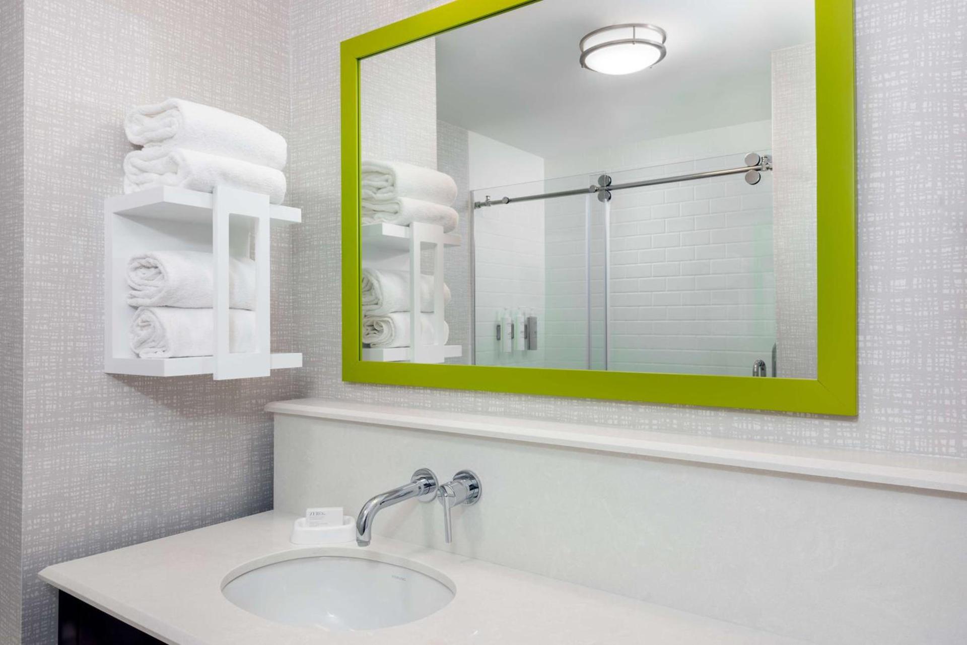 Hampton Inn Coventry-Warwick Area photo 18
