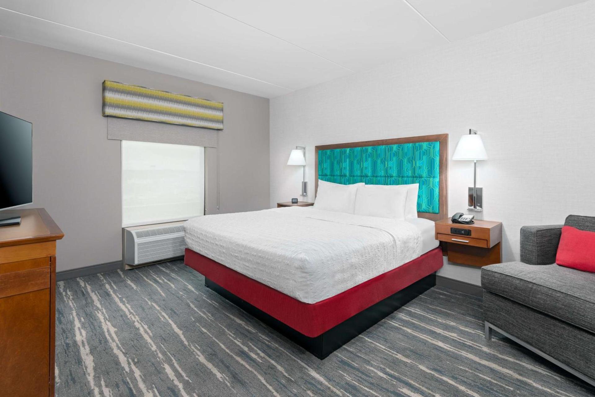 Hampton Inn Coventry-Warwick Area photo 25