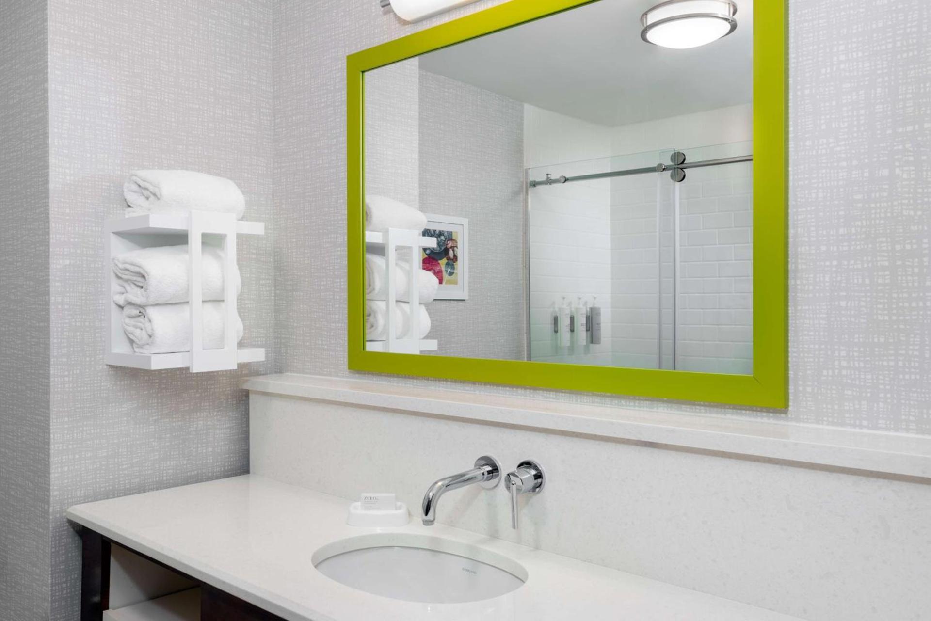 Hampton Inn Coventry-Warwick Area photo 28