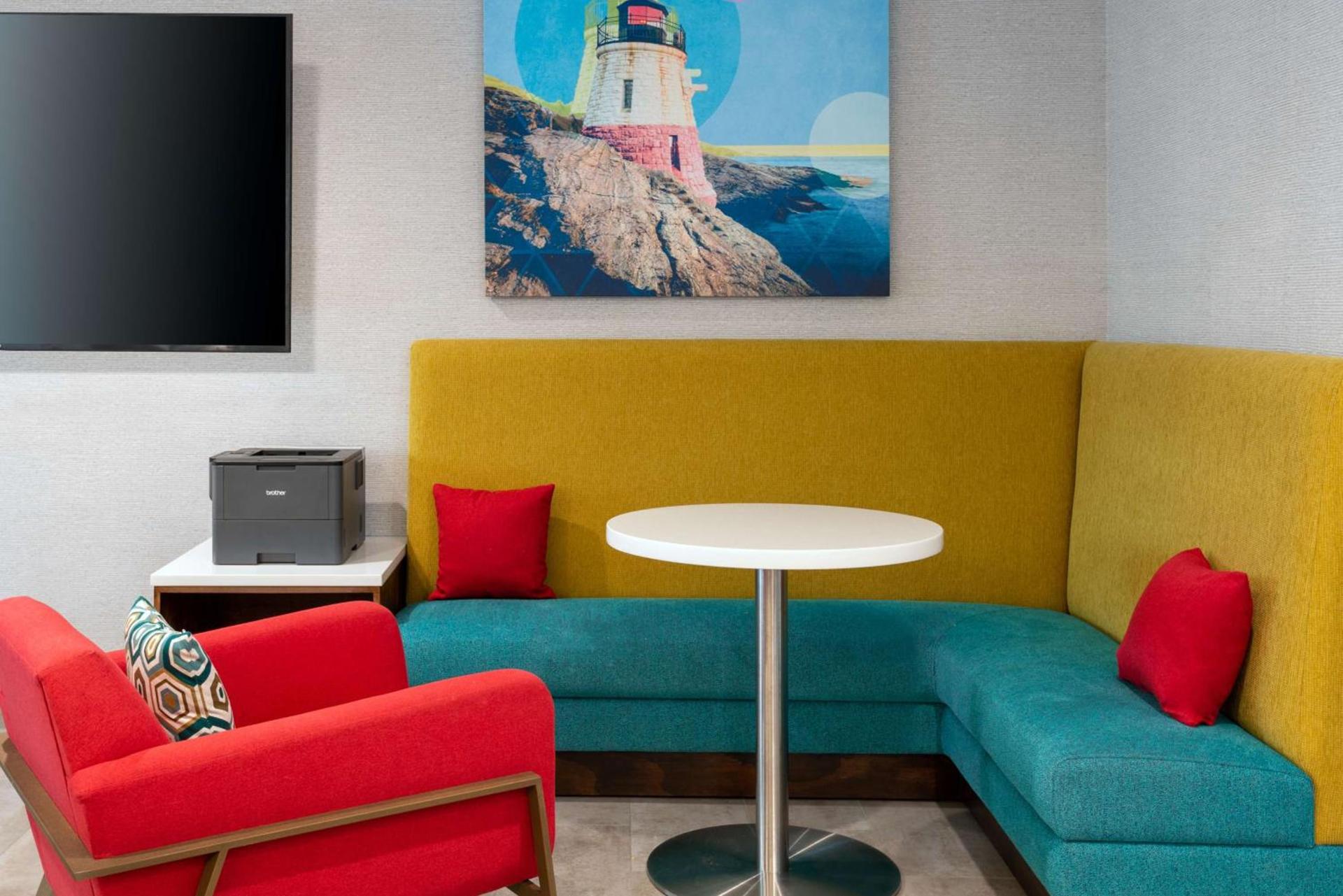 Hampton Inn Coventry-Warwick Area photo 34