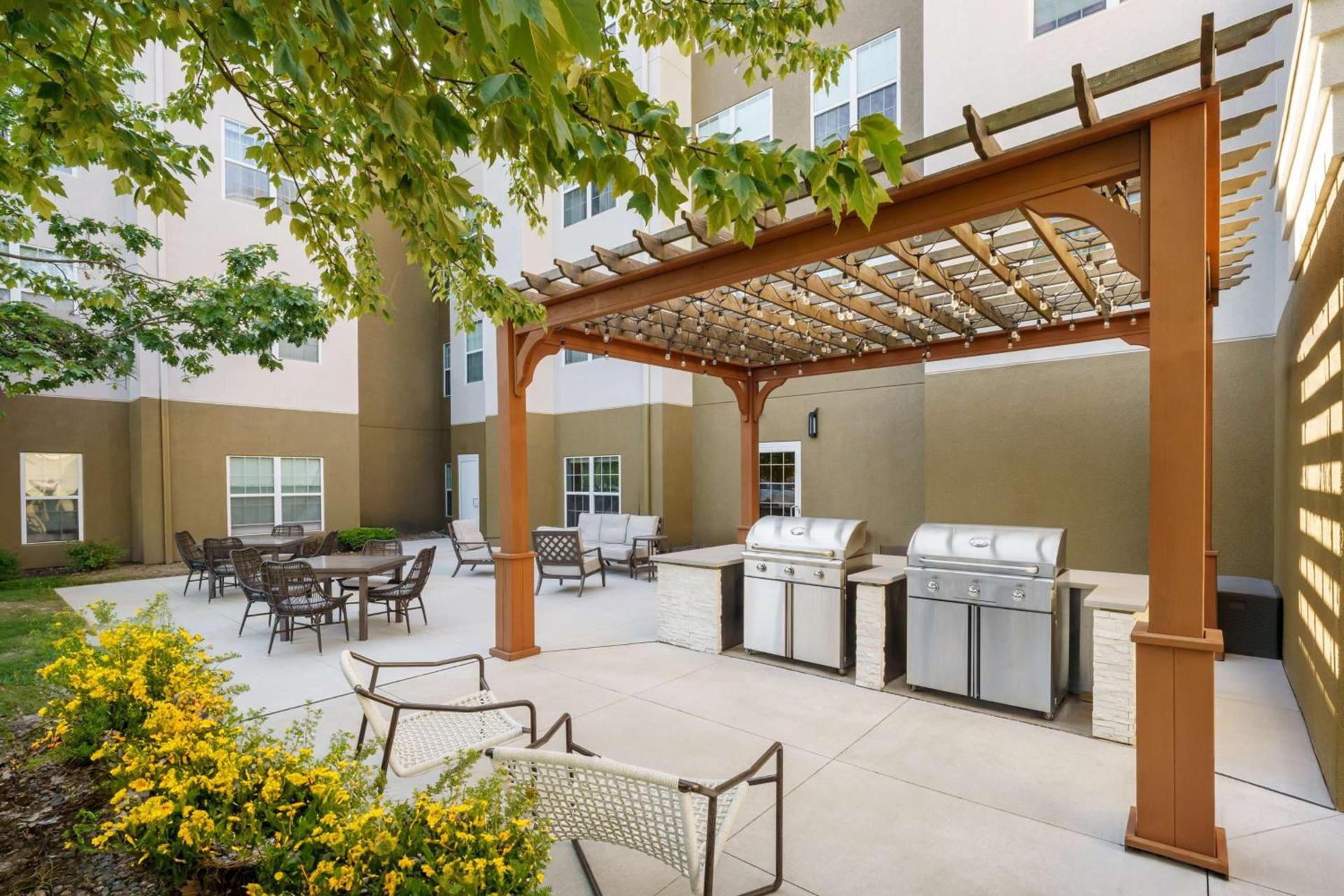 Homewood Suites by Hilton Erie photo 3