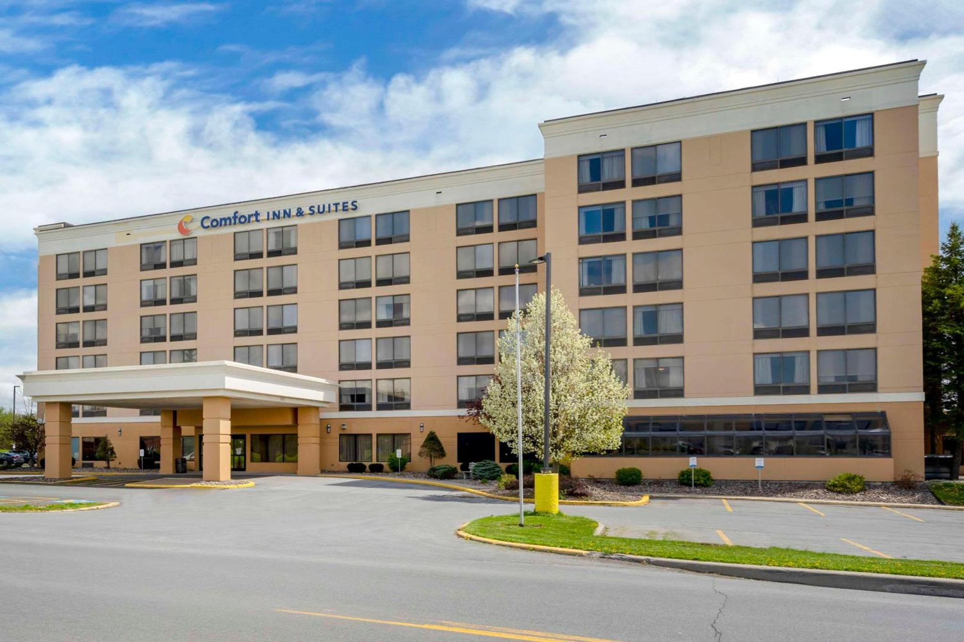 Comfort Inn & Suites Watertown - 1000 Islands photo 2