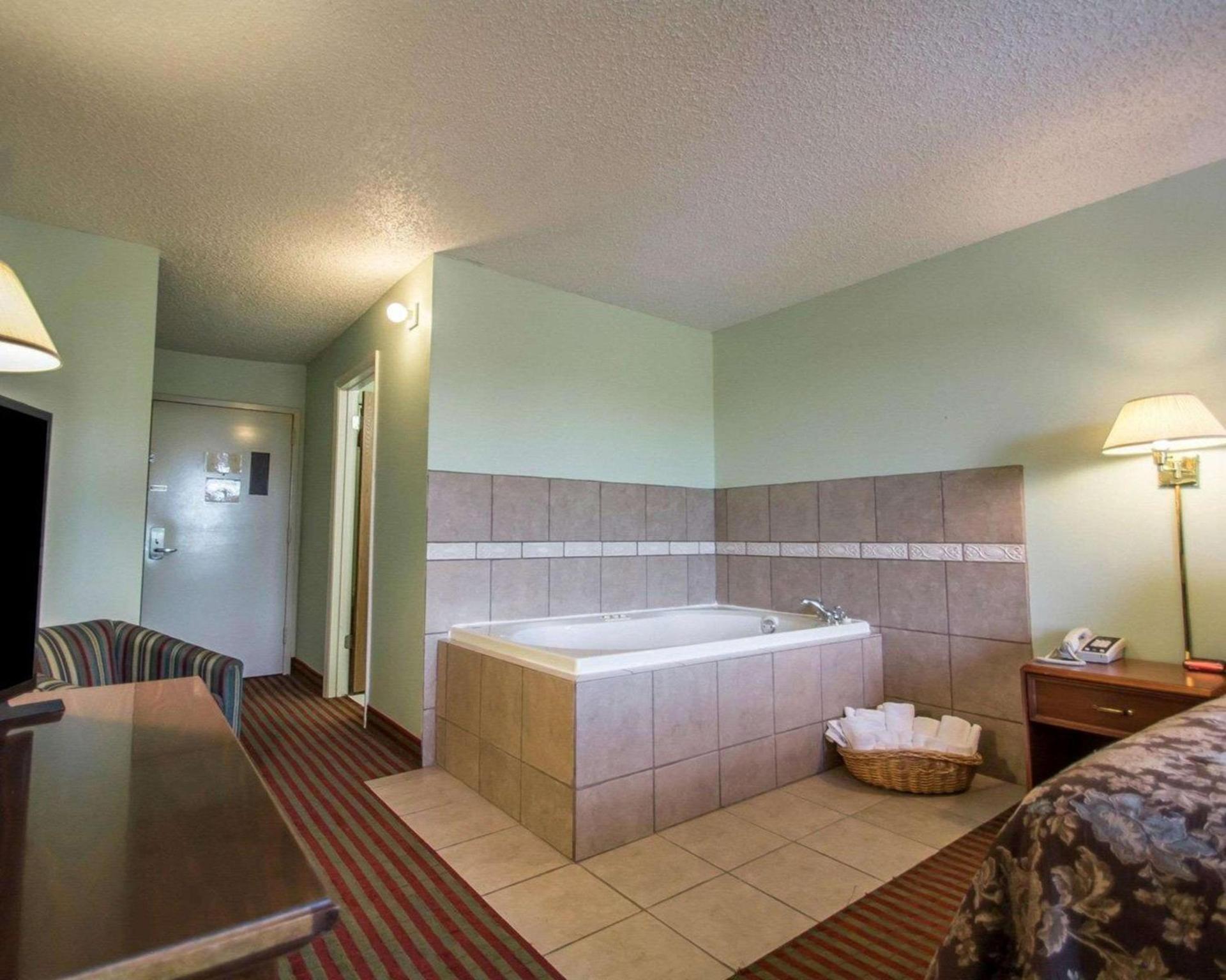 Rodeway Inn Lakeville - Finger Lakes Area photo 15