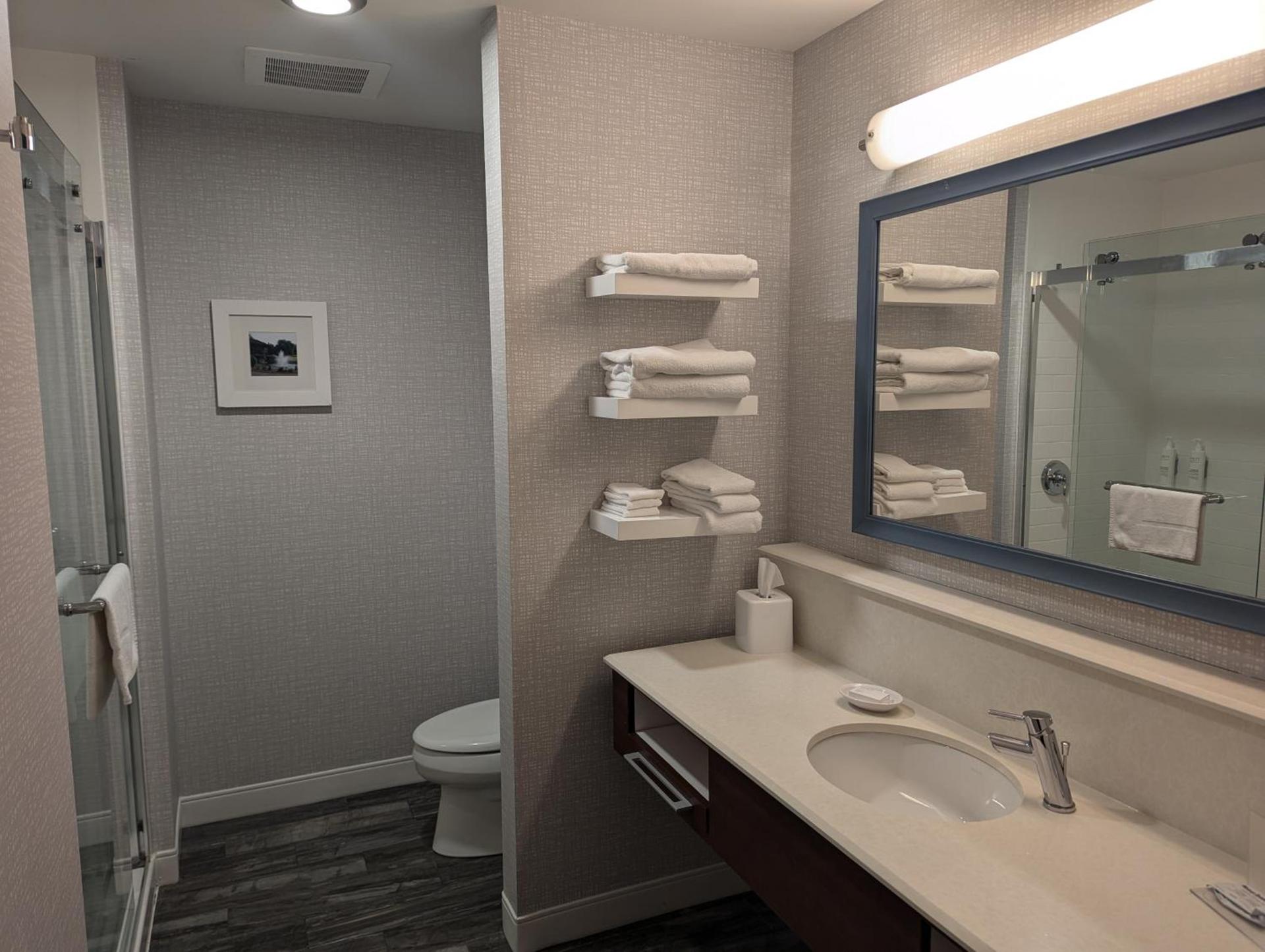 Hampton Inn & Suites Cazenovia, NY photo 36