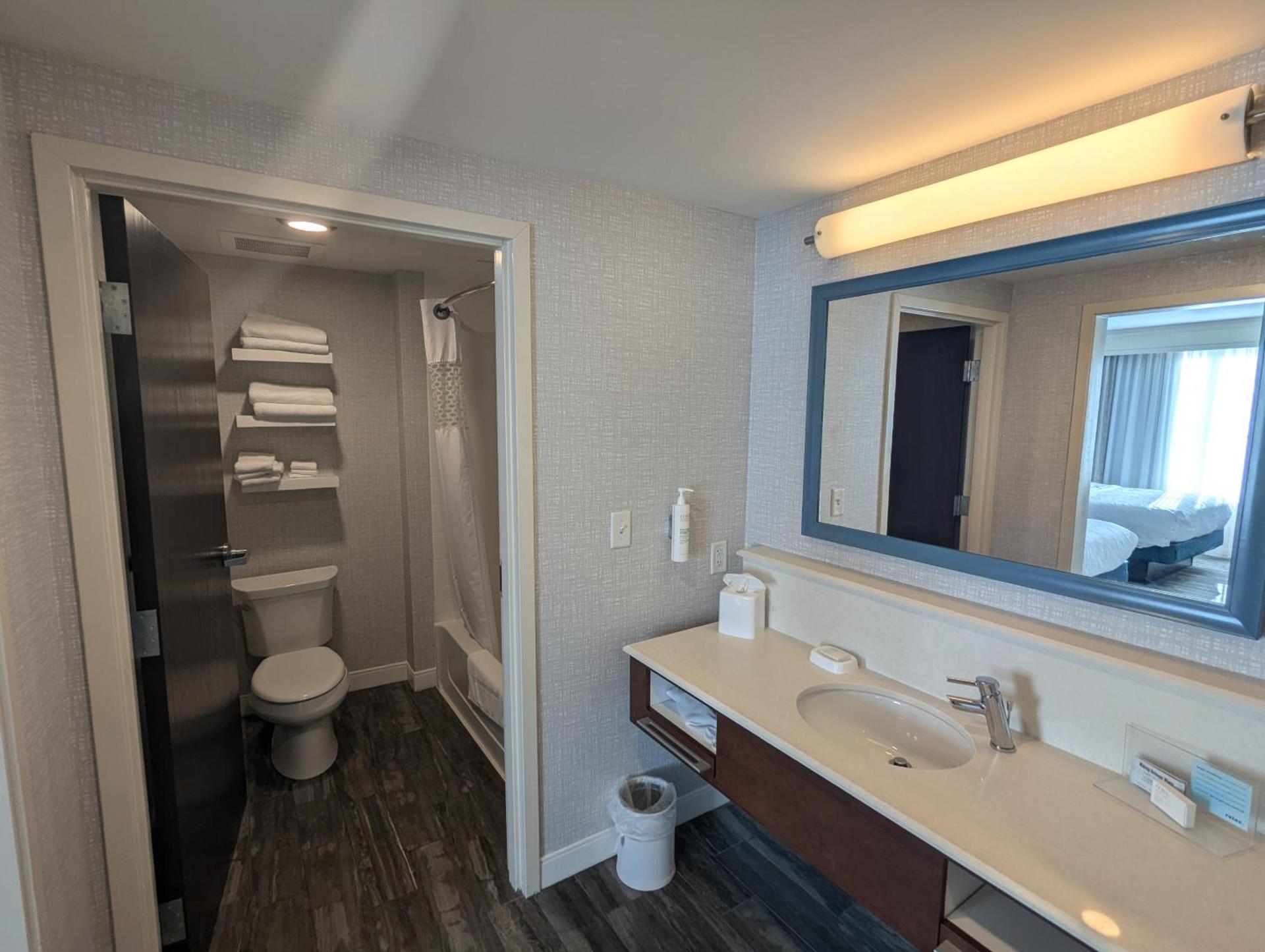 Hampton Inn & Suites Cazenovia, NY photo 50