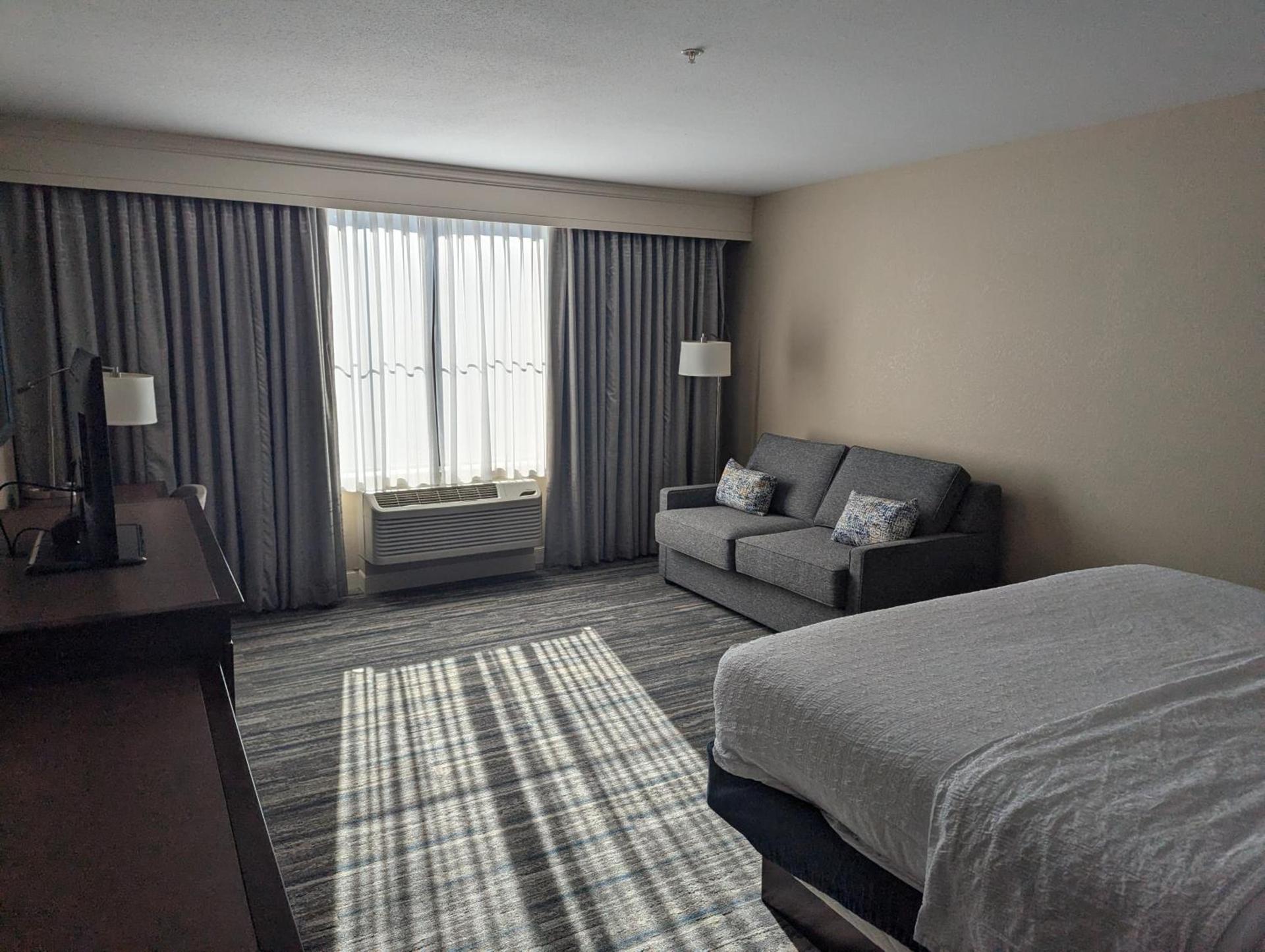 Hampton Inn & Suites Cazenovia, NY photo 54