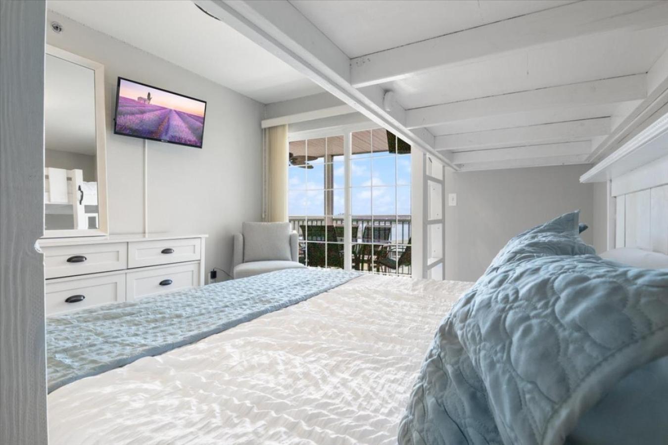 Serene Dreams - Waterfront, Lakeside Pool photo 44