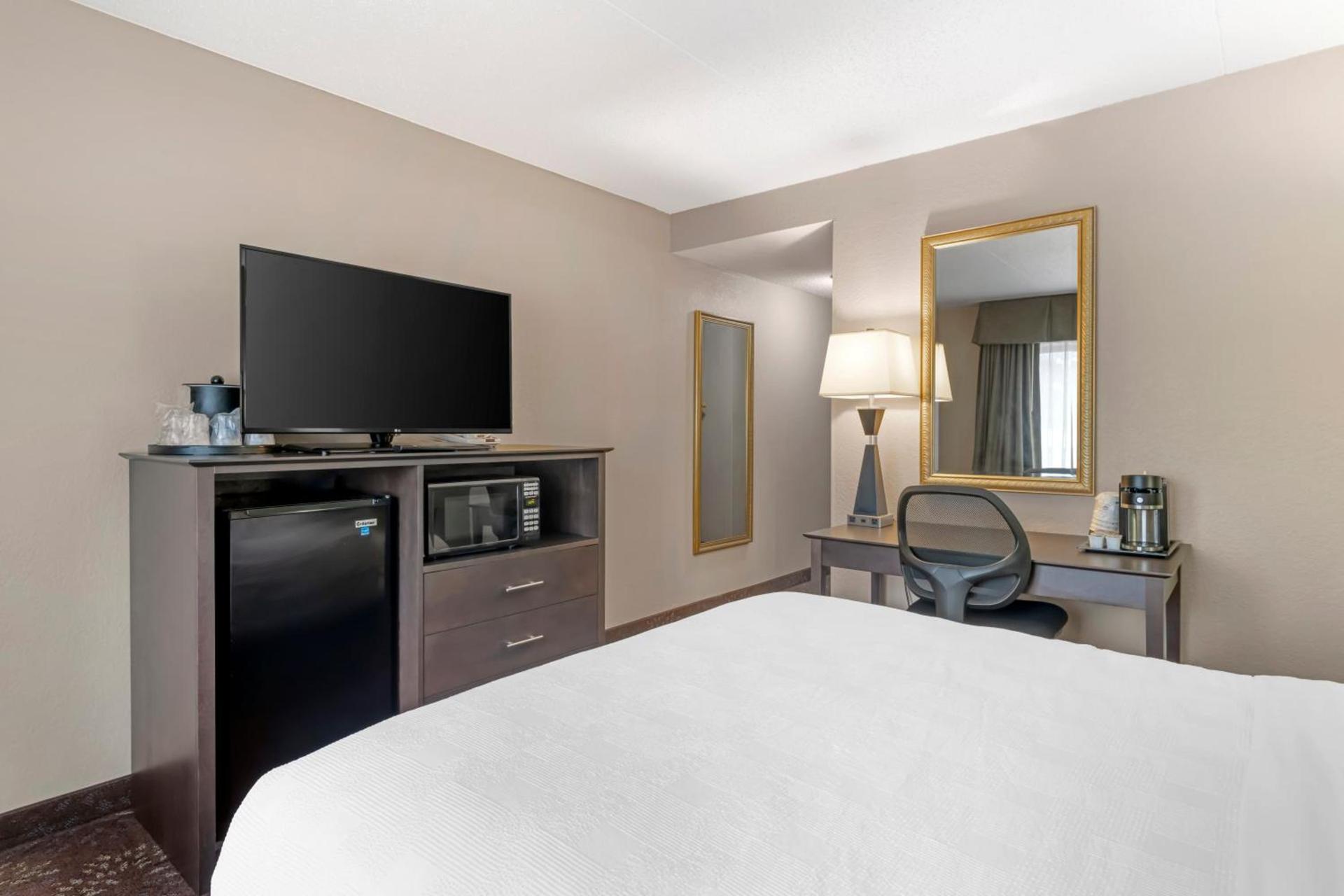 Best Western Plus New Ulm photo 26