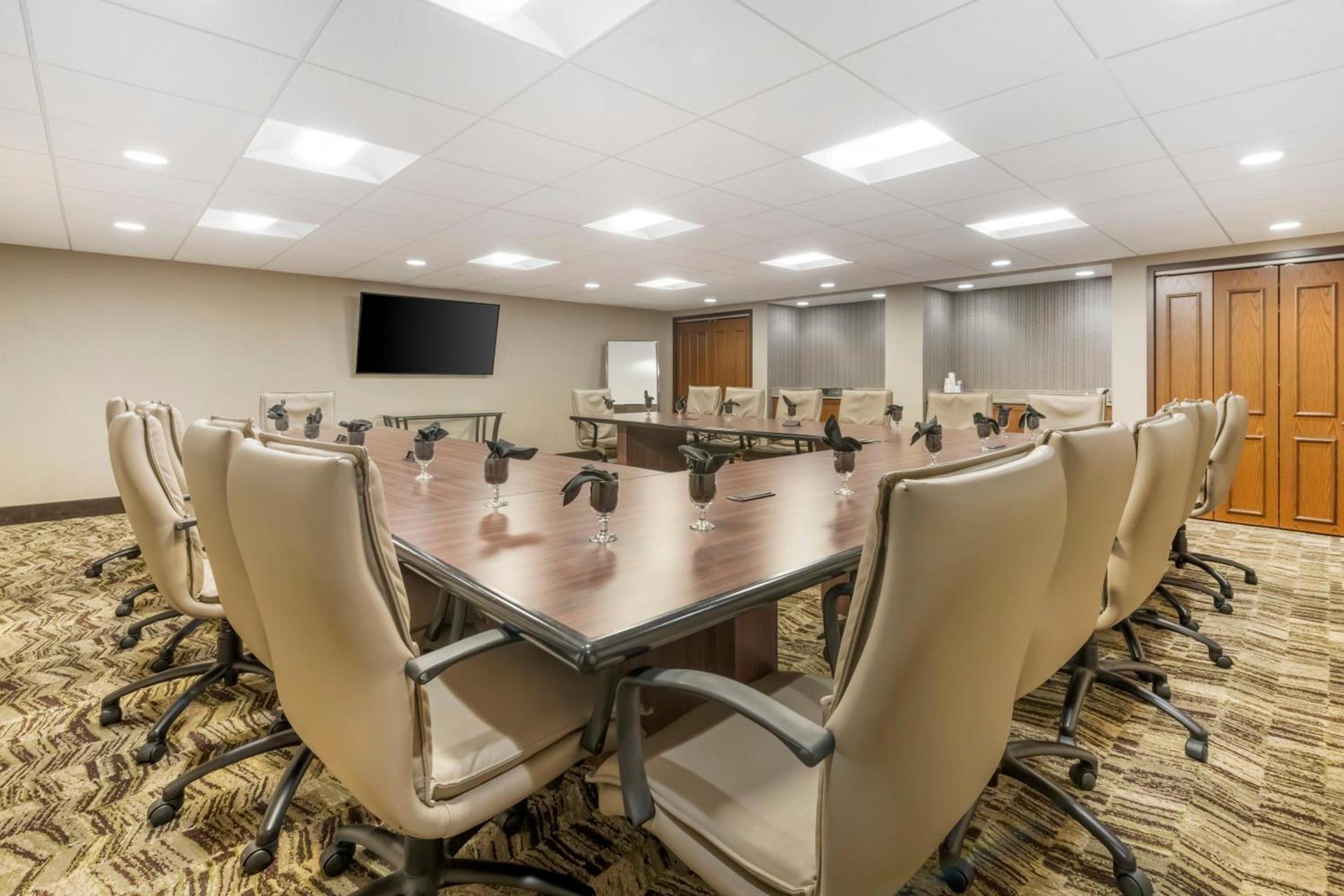 Best Western Plus New Ulm photo 18