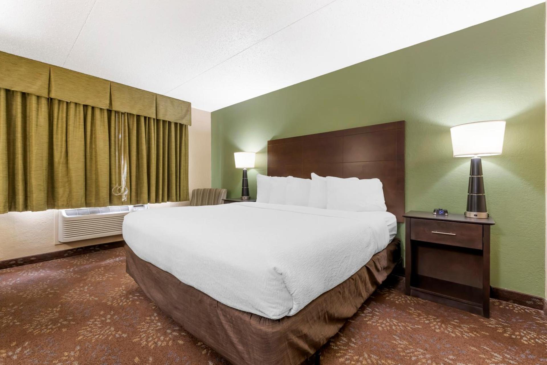 Best Western Plus New Ulm photo 25