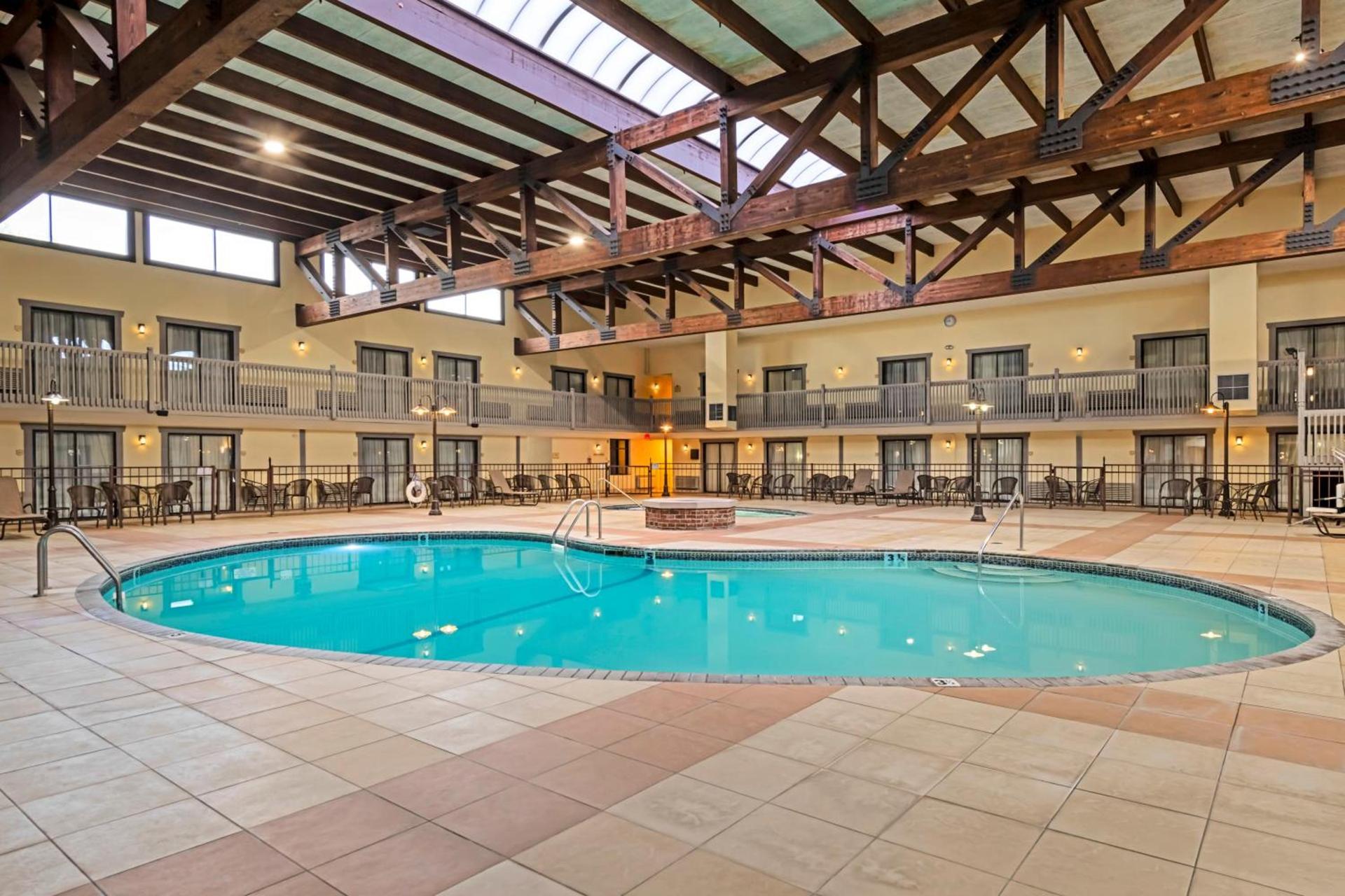 Best Western Plus New Ulm photo 24