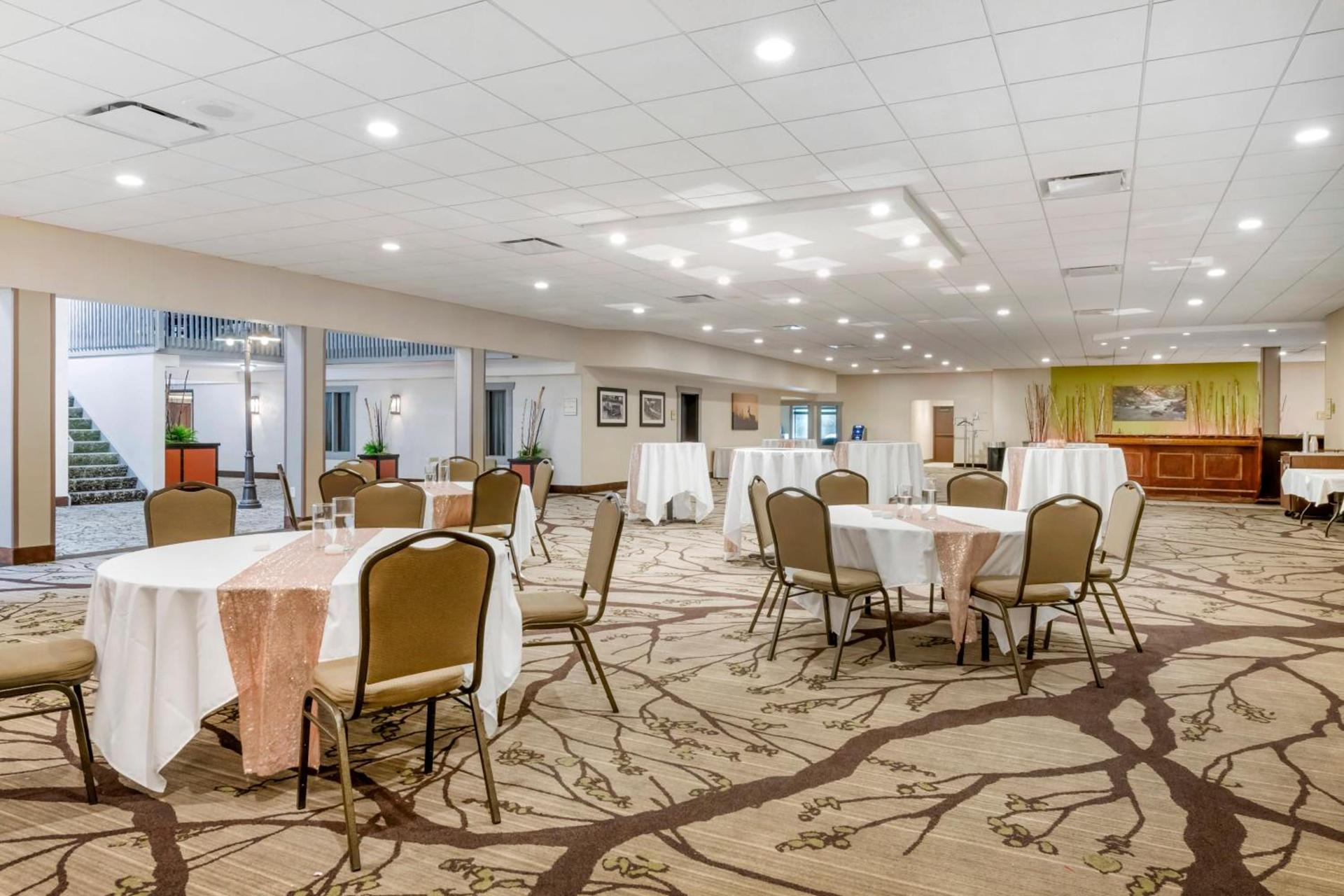 Best Western Plus New Ulm photo 23