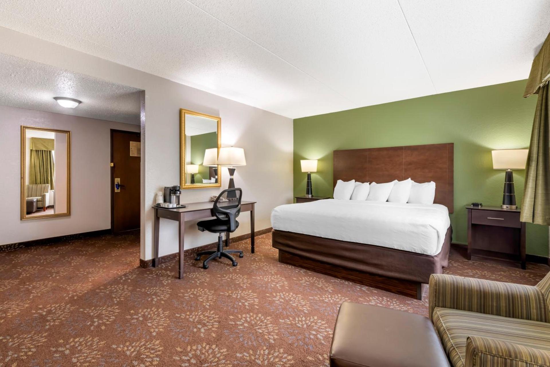 Best Western Plus New Ulm photo 28