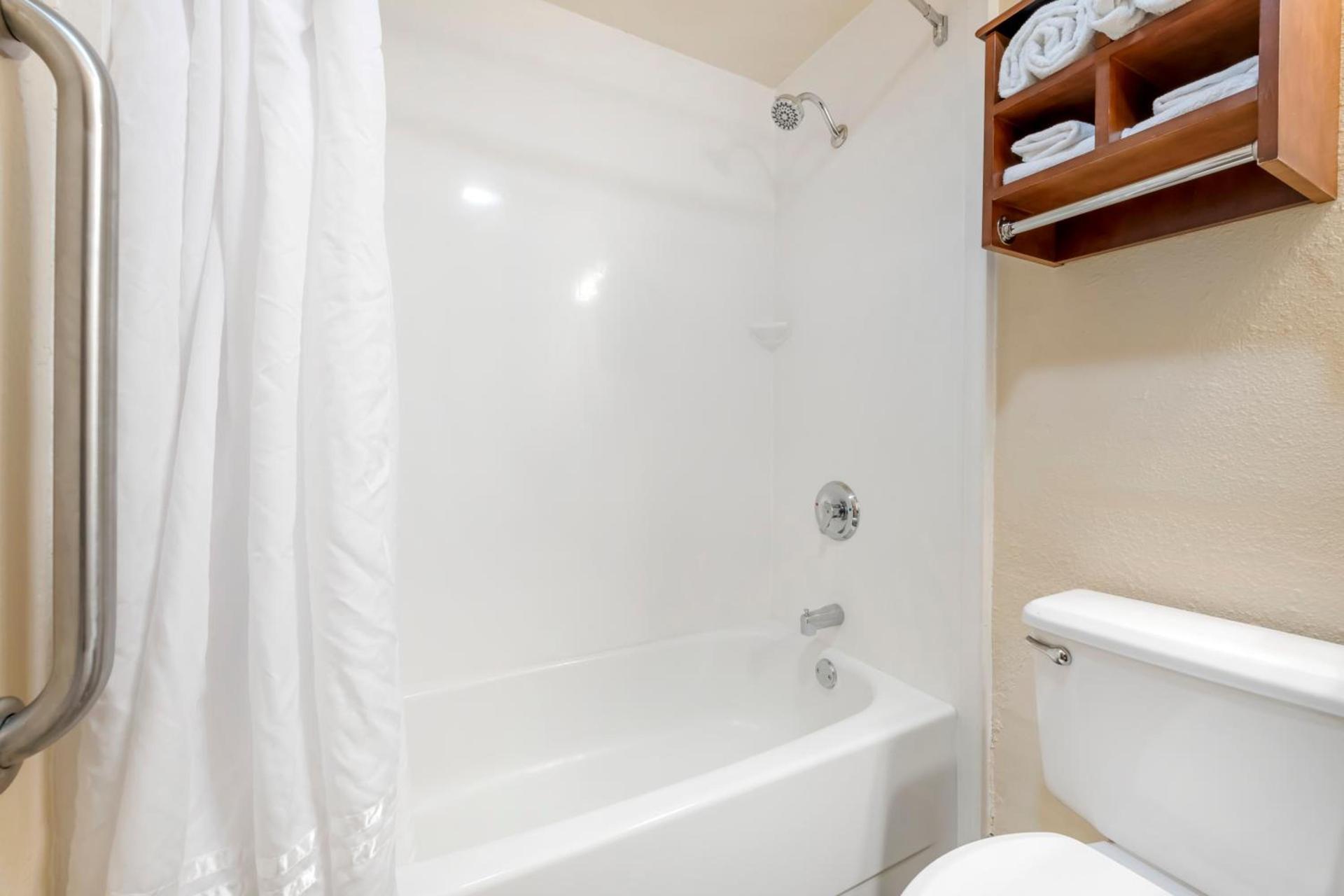Best Western Plus New Ulm photo 29